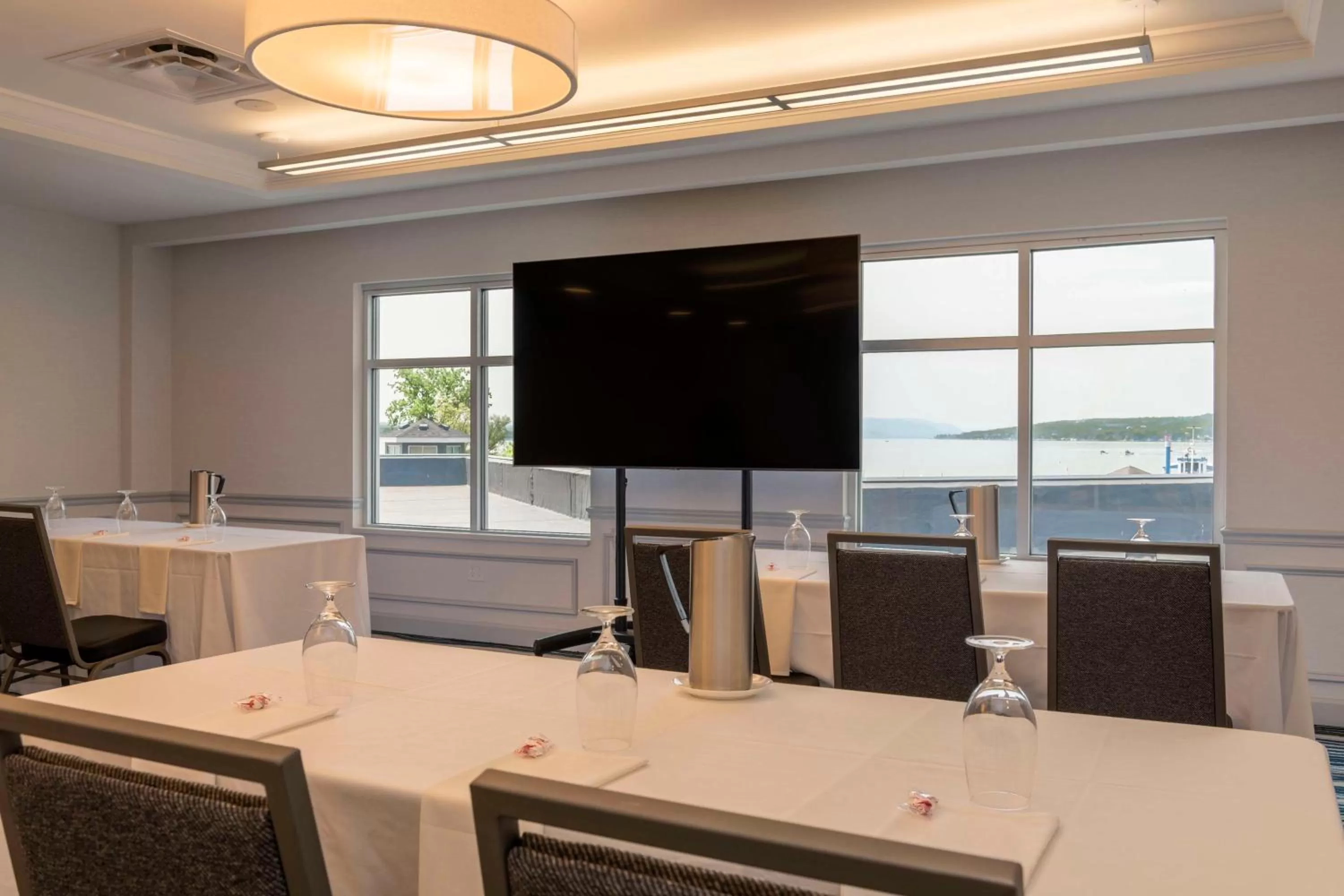 Meeting/conference room in Hotel Canandaigua, Tapestry Collection By Hilton