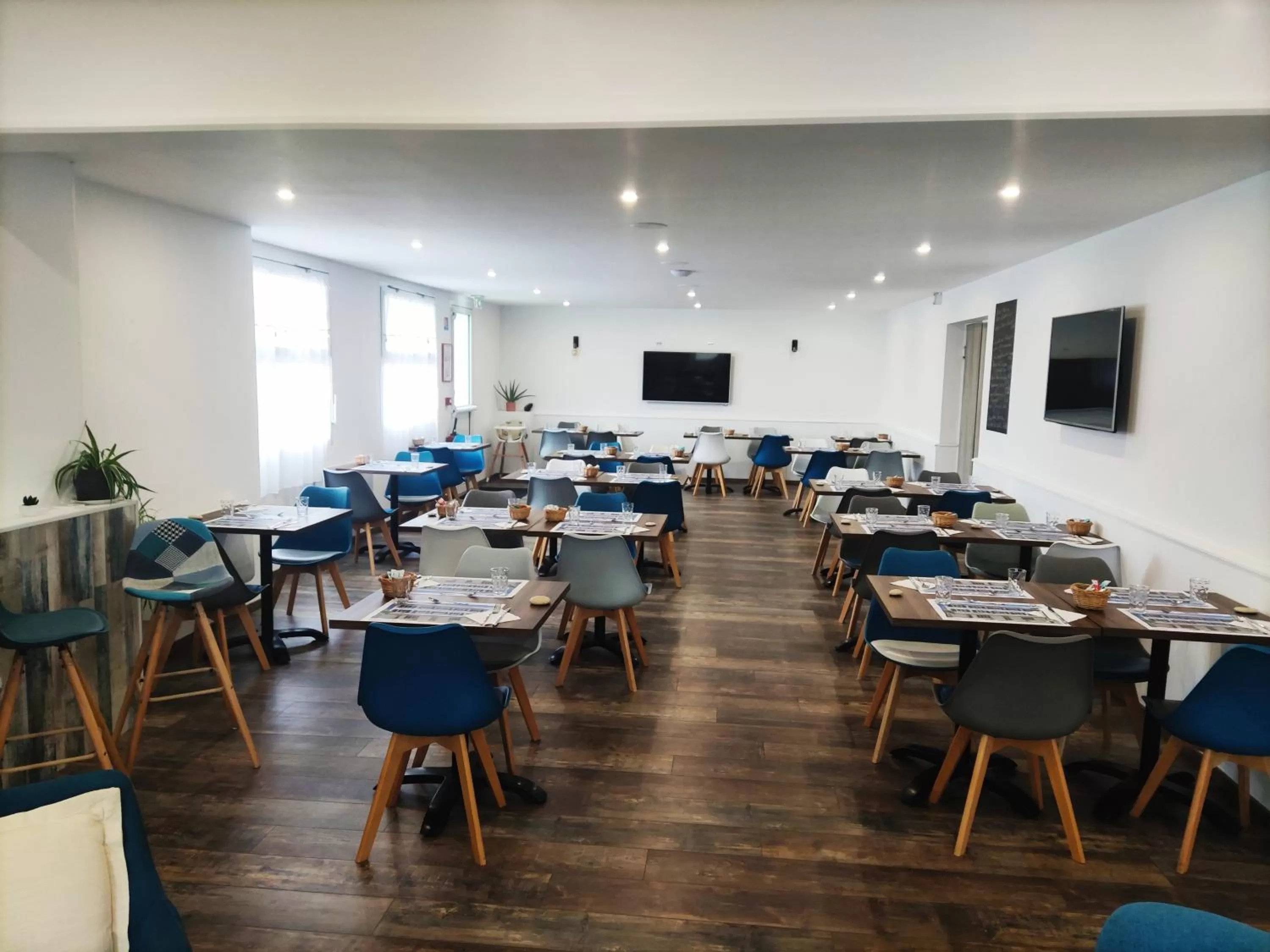 Restaurant/places to eat in La Côte de Lumière