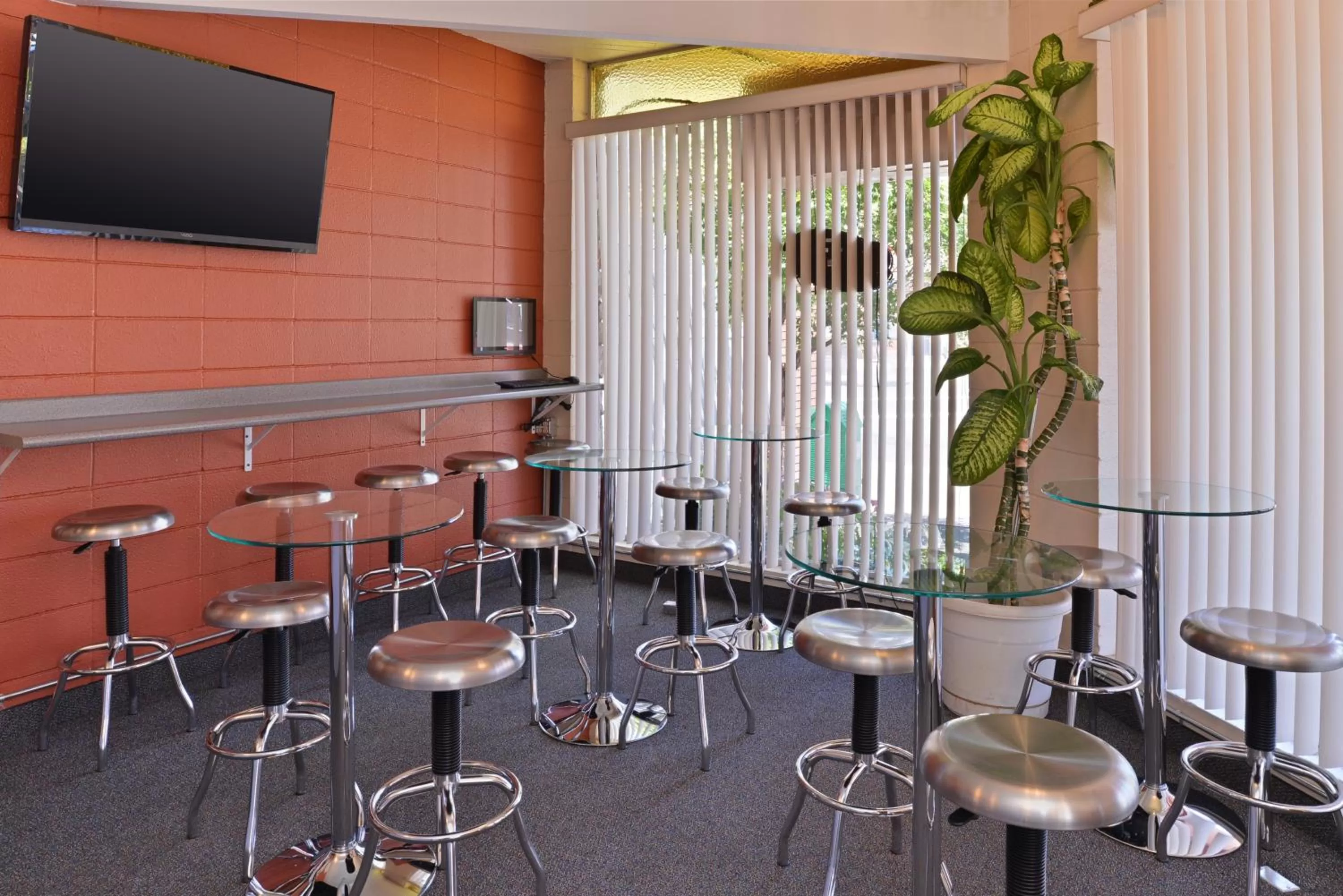 Lounge or bar in The Maverick Motel, Main Street USA Collection by PNW Hospitality