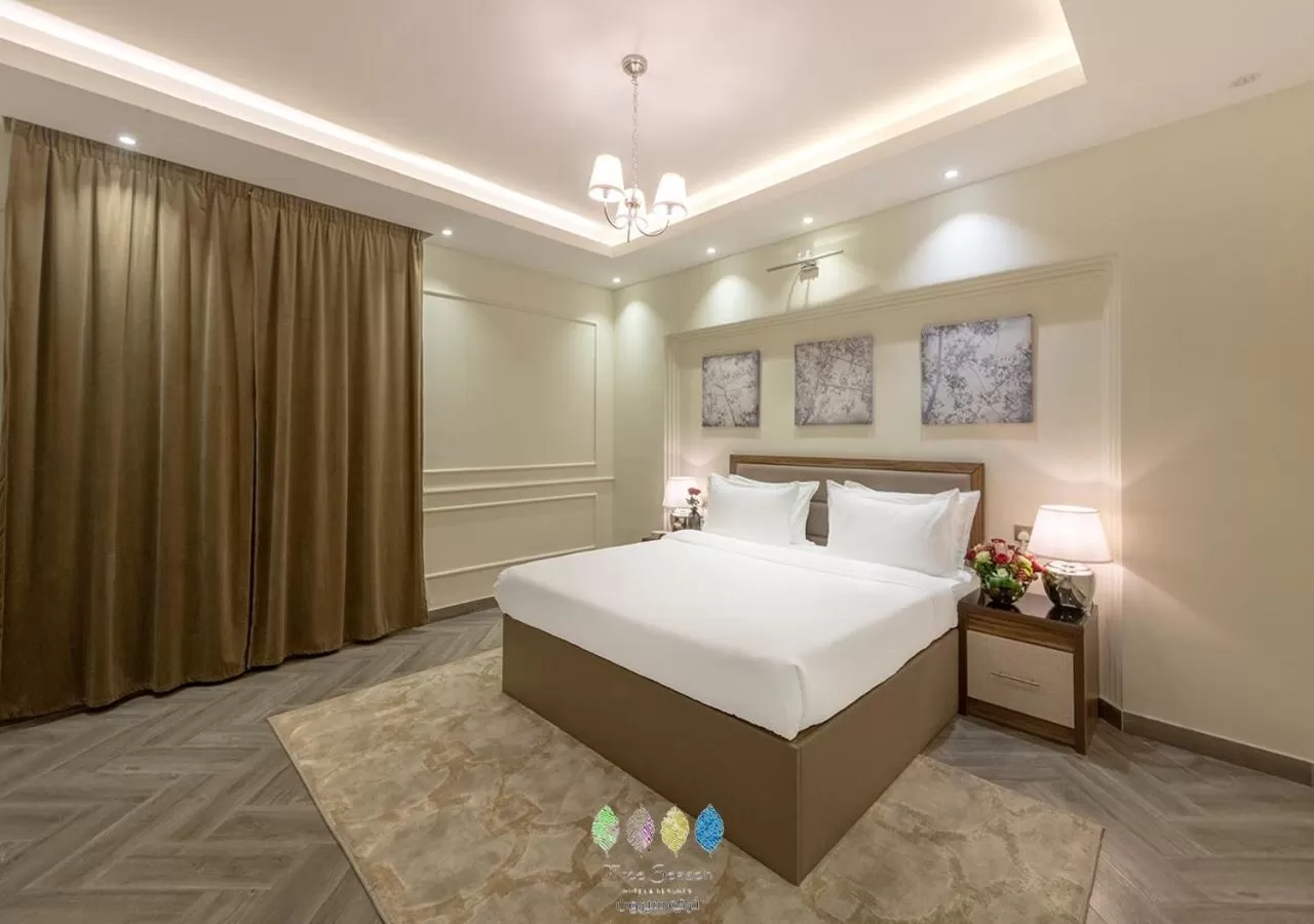 Bed in Tree Season Chalets