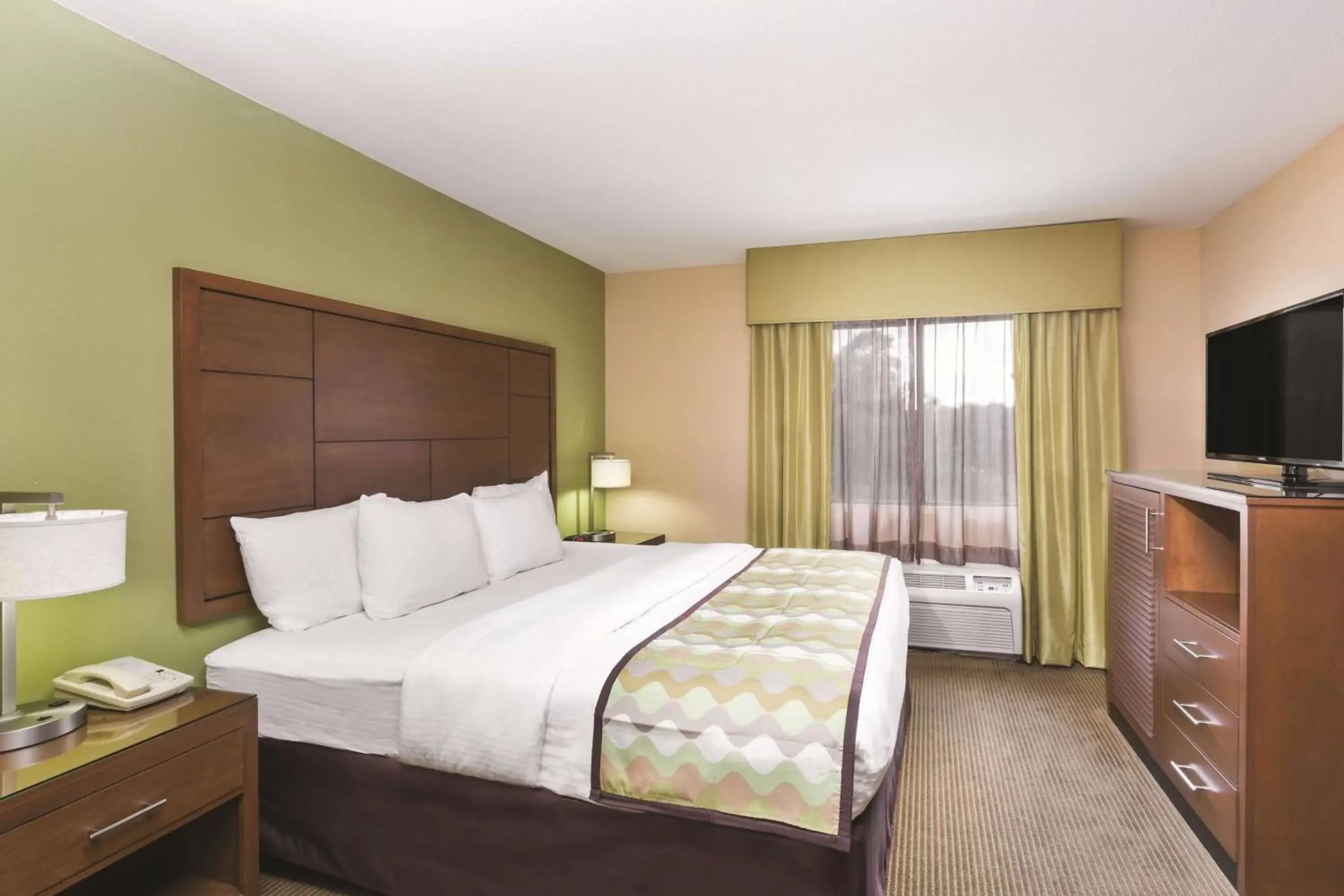 King Suite in La Quinta Inn by Wyndham Austin North King Suite in La Quinta Inn by Wyndham Austin North