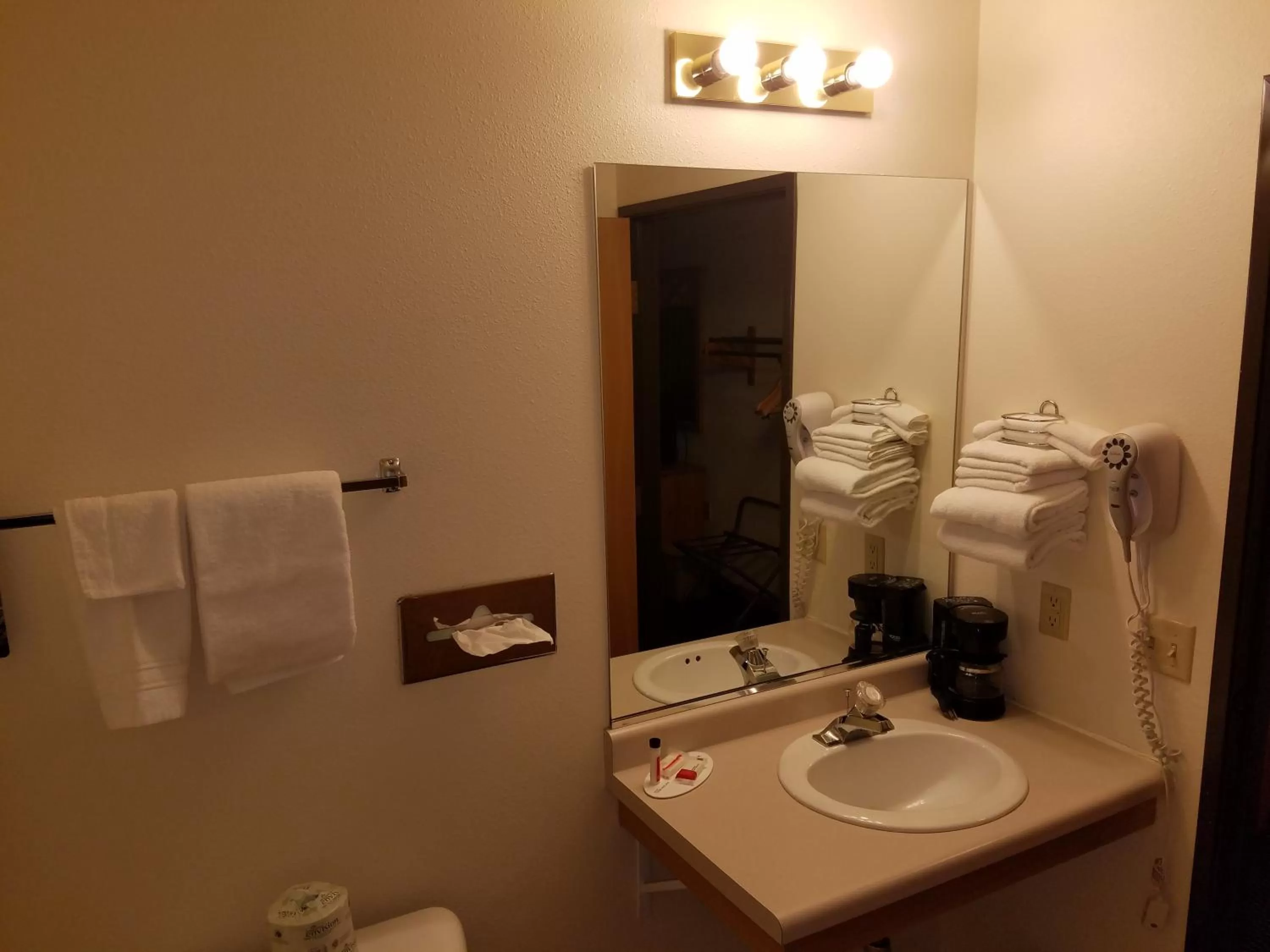 Bathroom in Super 8 by Wyndham Phillips