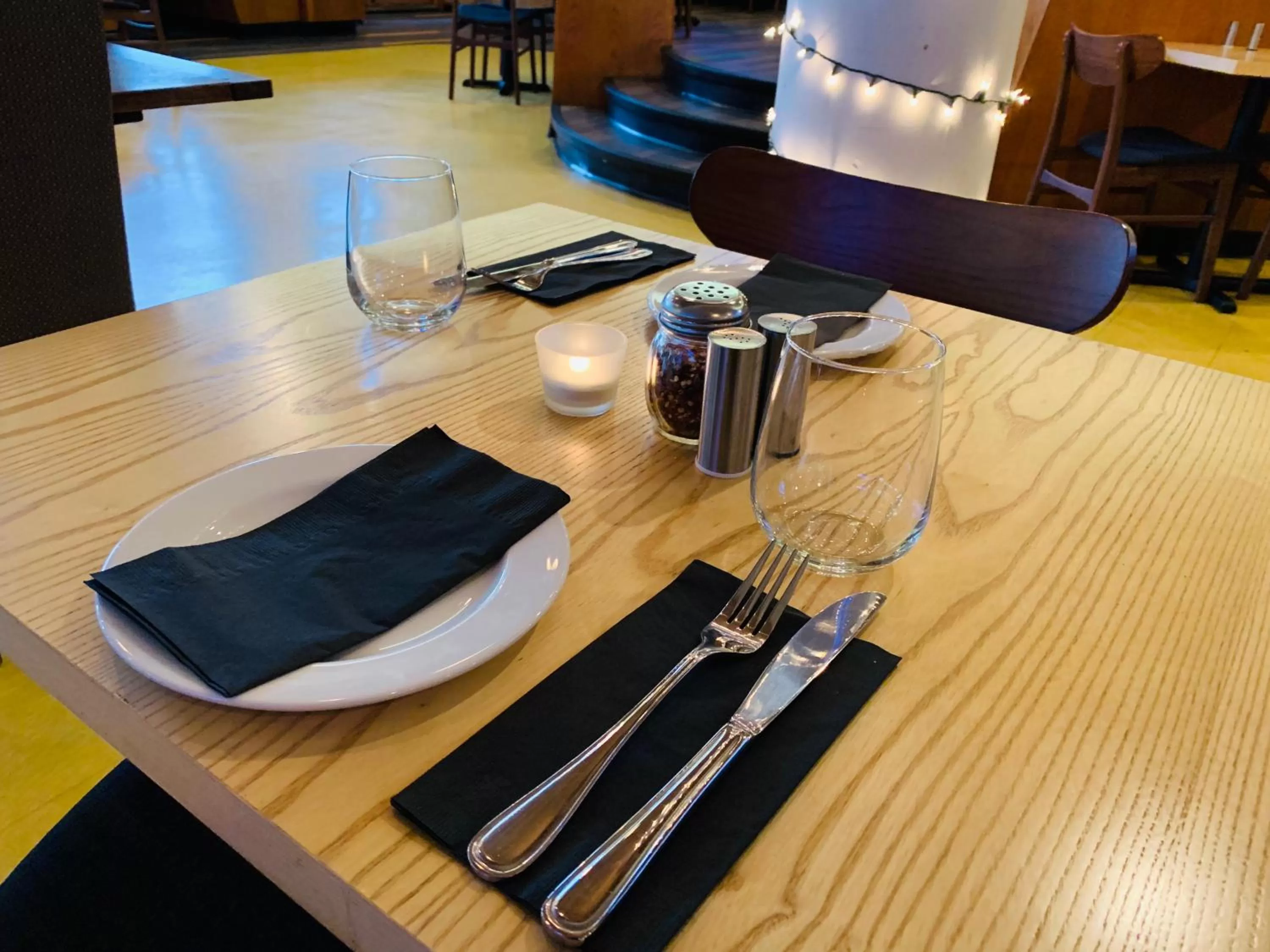 Restaurant/places to eat in Hotel at the Waldorf