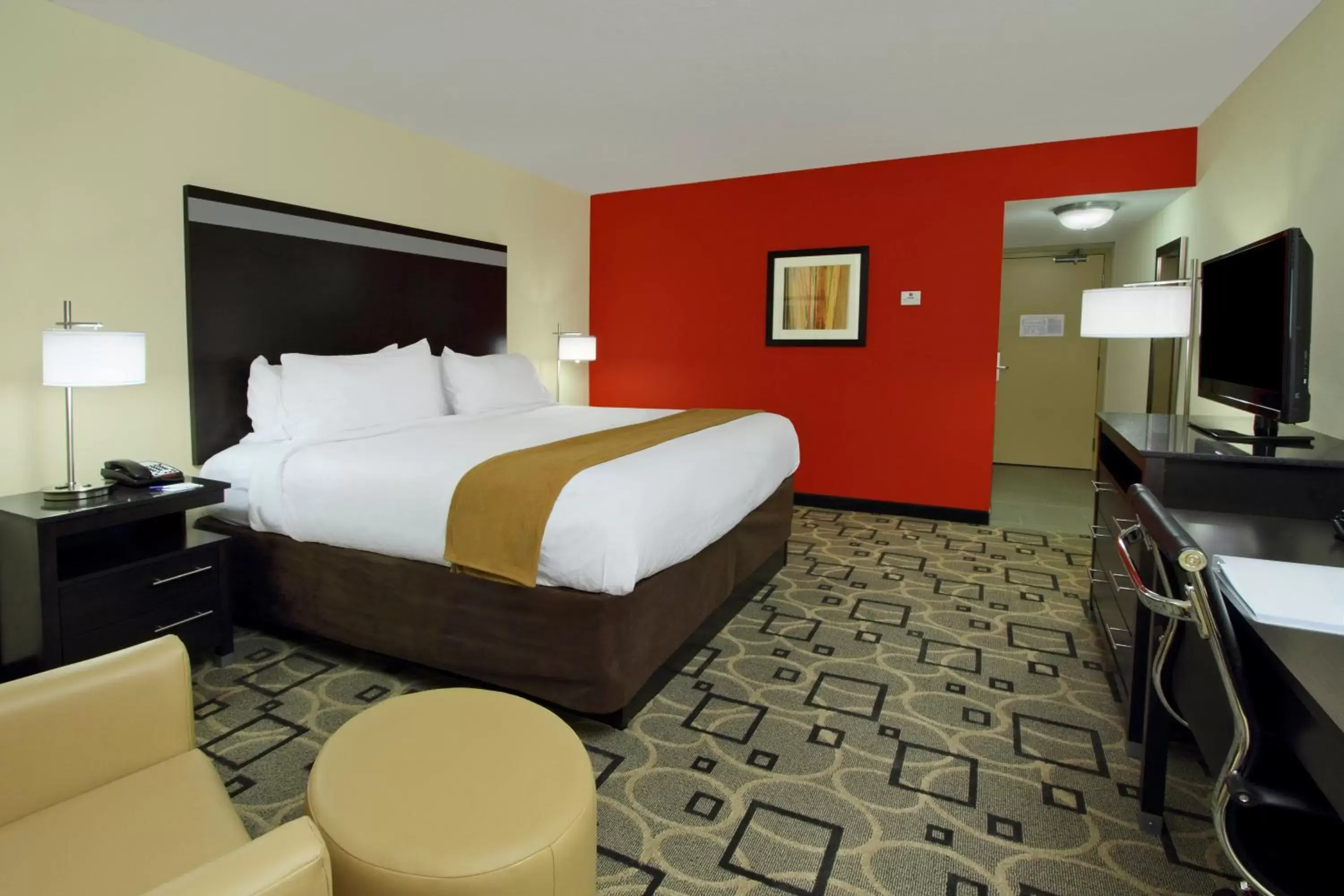Standard King Room in Holiday Inn Express Augusta Downtown by IHG Standard King Room in Holiday Inn Express Augusta Downtown by IHG