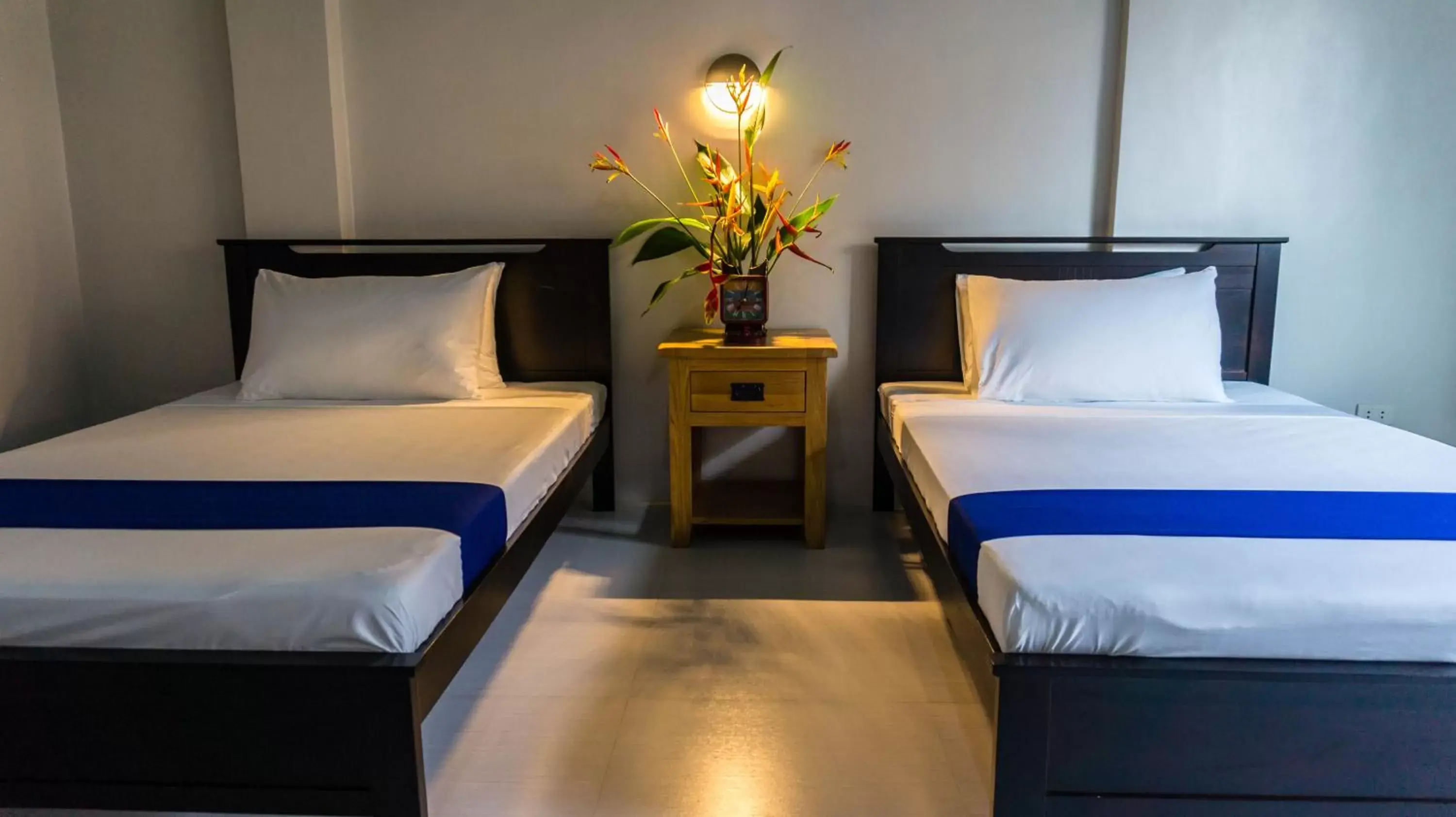 Standard Twin Room in South Anchorage Inn Standard Twin Room in South Anchorage Inn