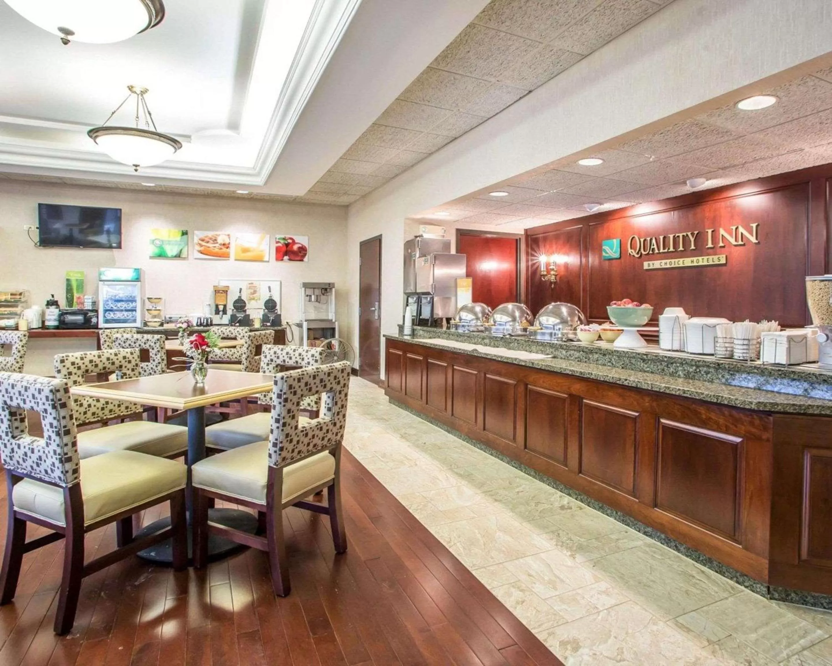 Restaurant/places to eat in Quality Inn Schaumburg - Chicago near the Mall