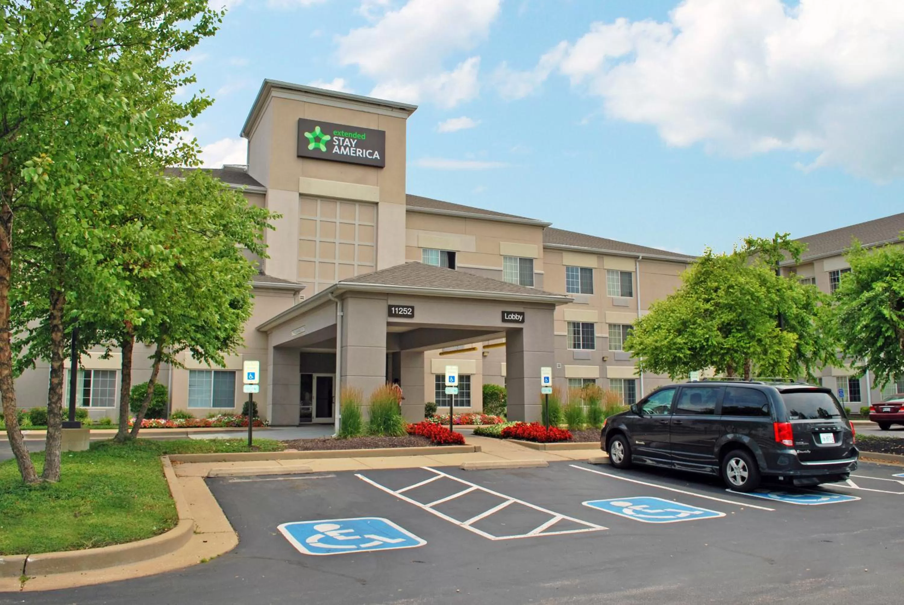 Property building in Extended Stay America Select Suites - St Louis - Airport - Central