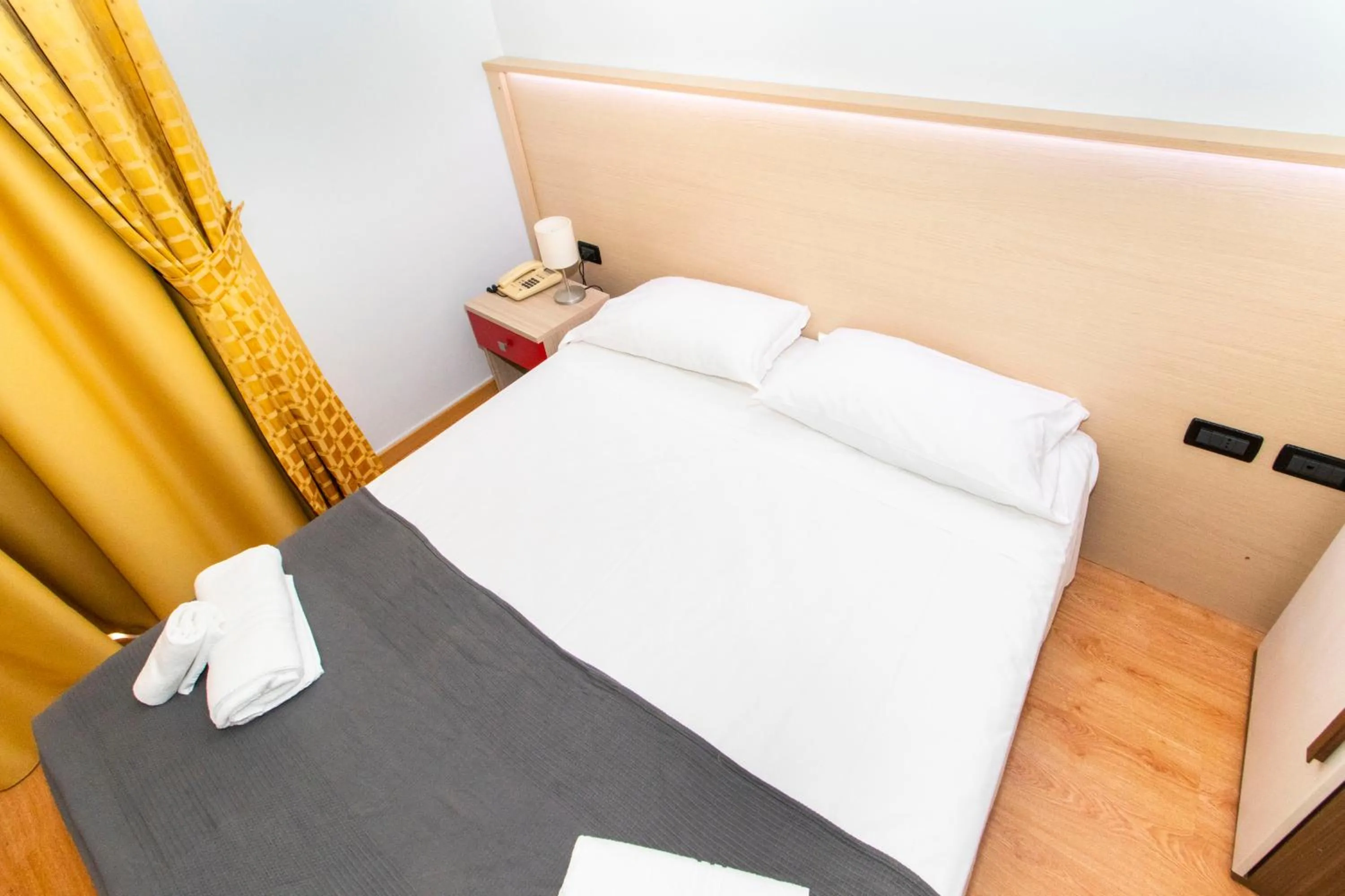 Photo of the whole room, Bed in Hotel Cristallo Torino