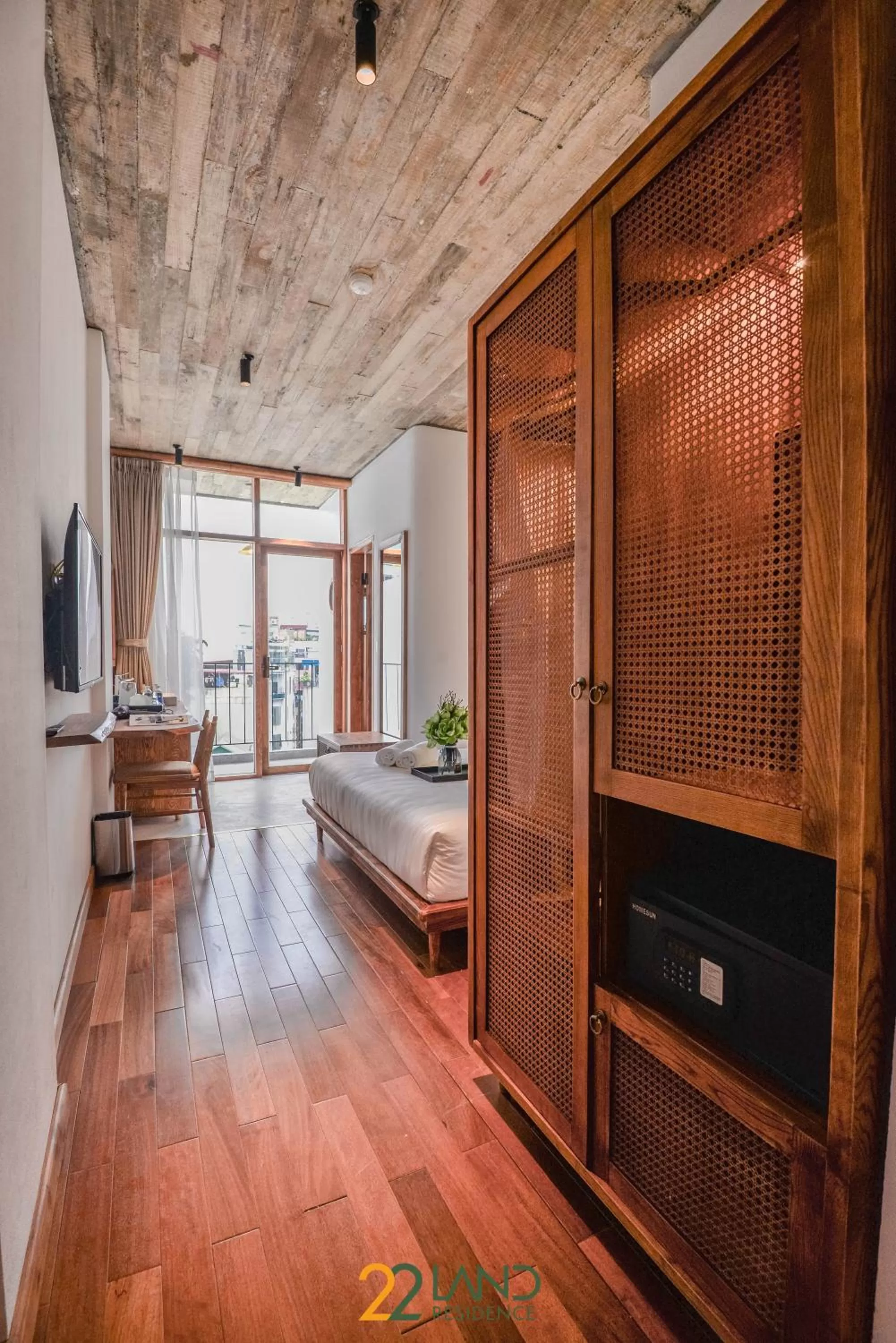 Communal lounge/ TV room in 22Land Hotel & Residence