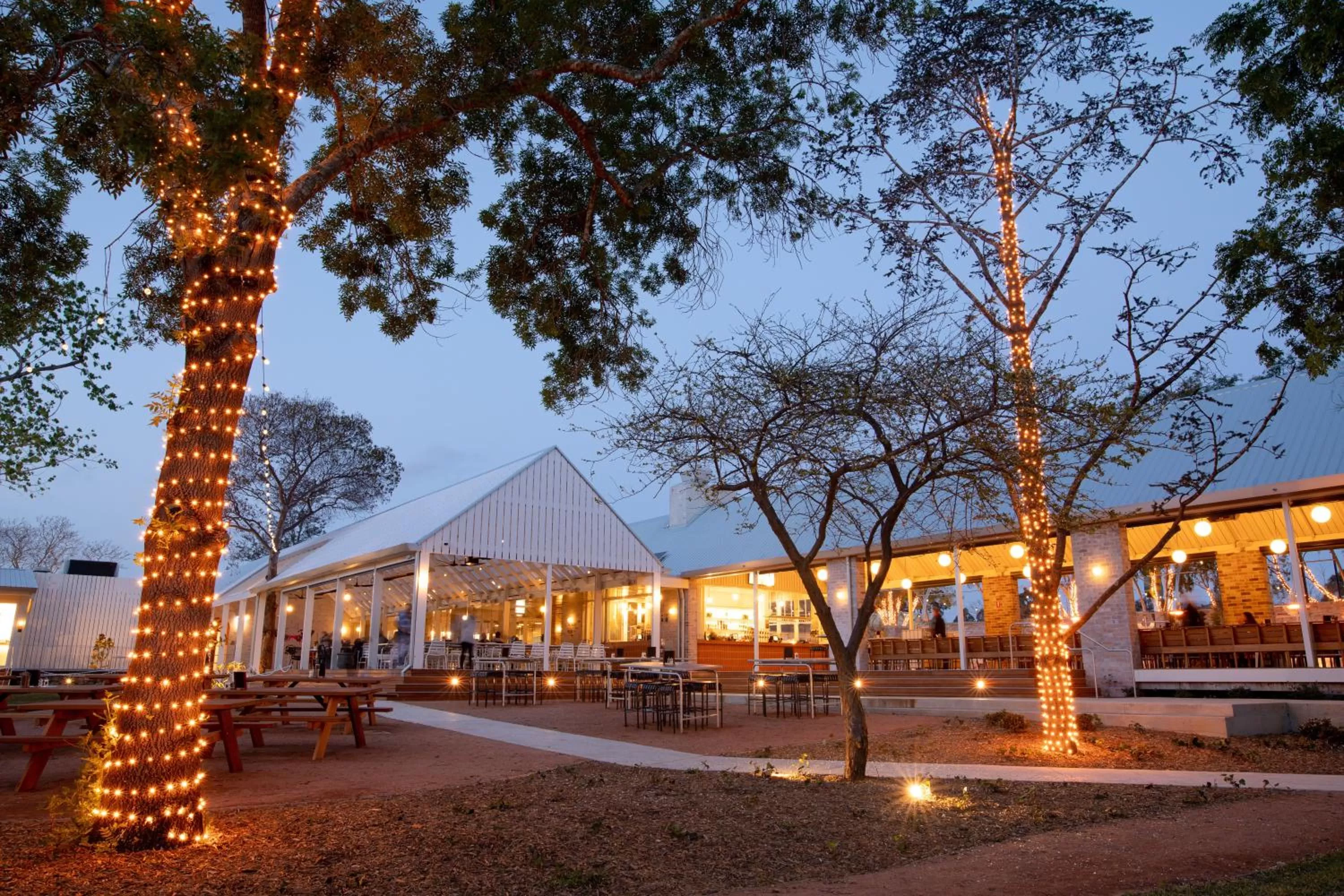 Restaurant/places to eat in Camden Valley Inn