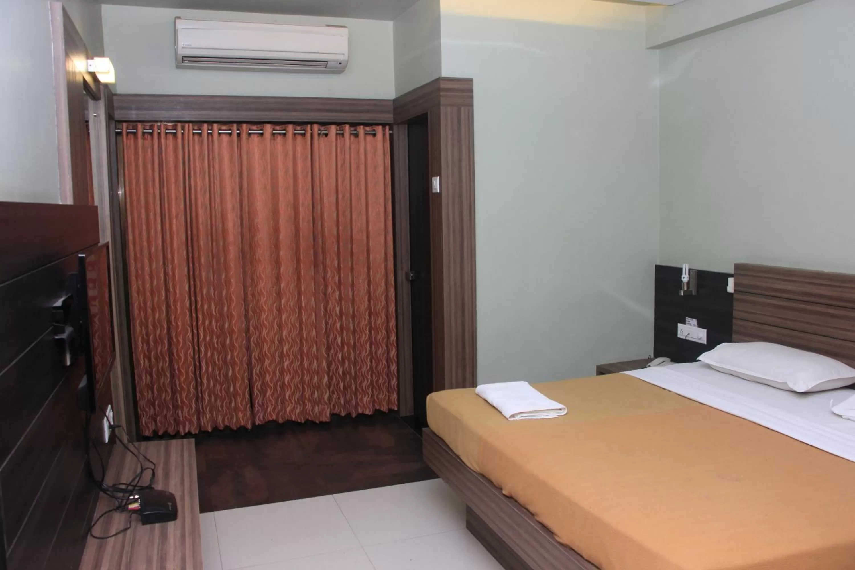 Bedroom in Hotel Sham Suman, Kolhapur- Opposite To Mahalaxmi Temple