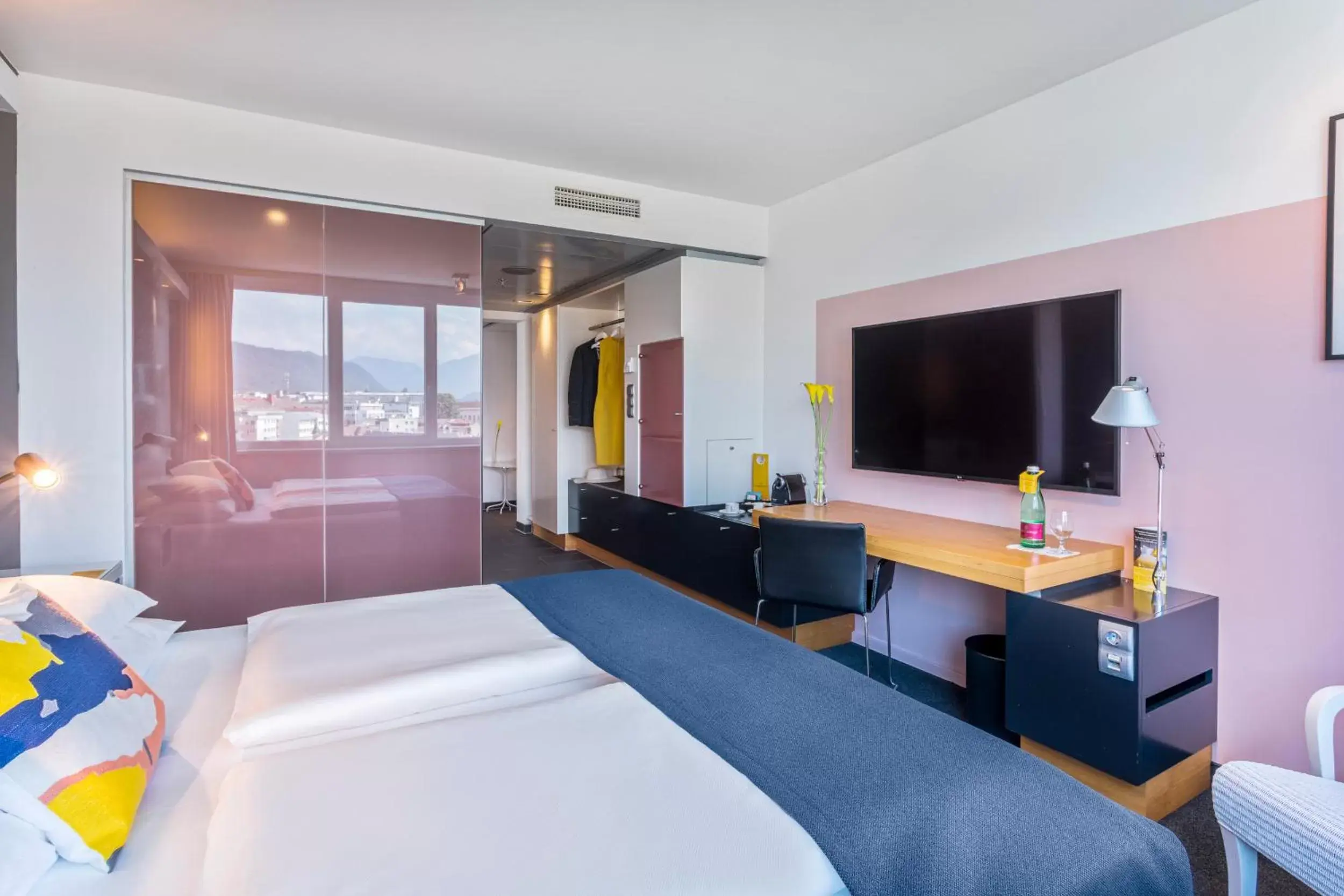 King Suite in voco® Villach, an IHG Hotel King Suite in voco® Villach, an IHG Hotel