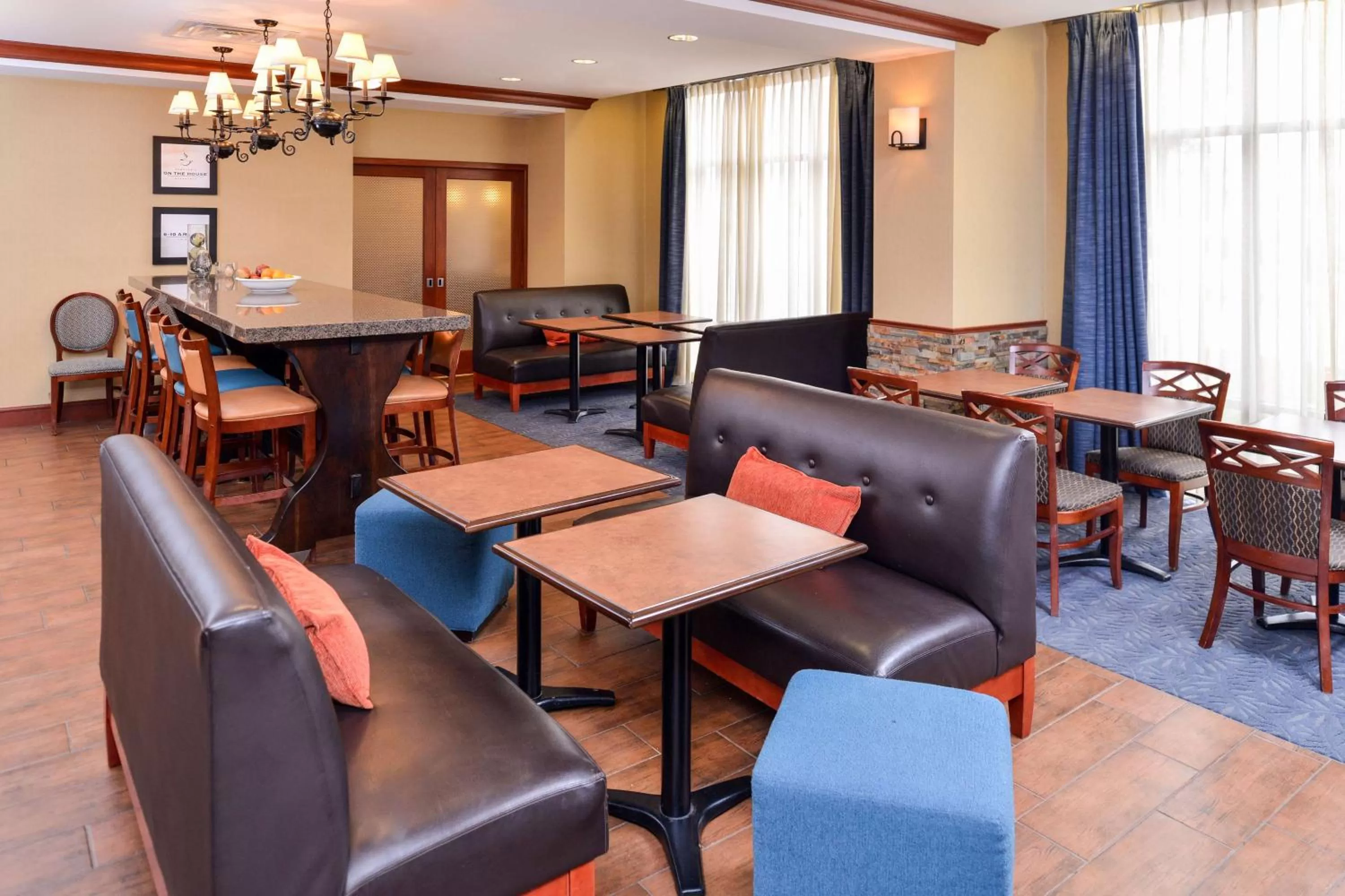 Restaurant/places to eat in Hampton Inn Evanston