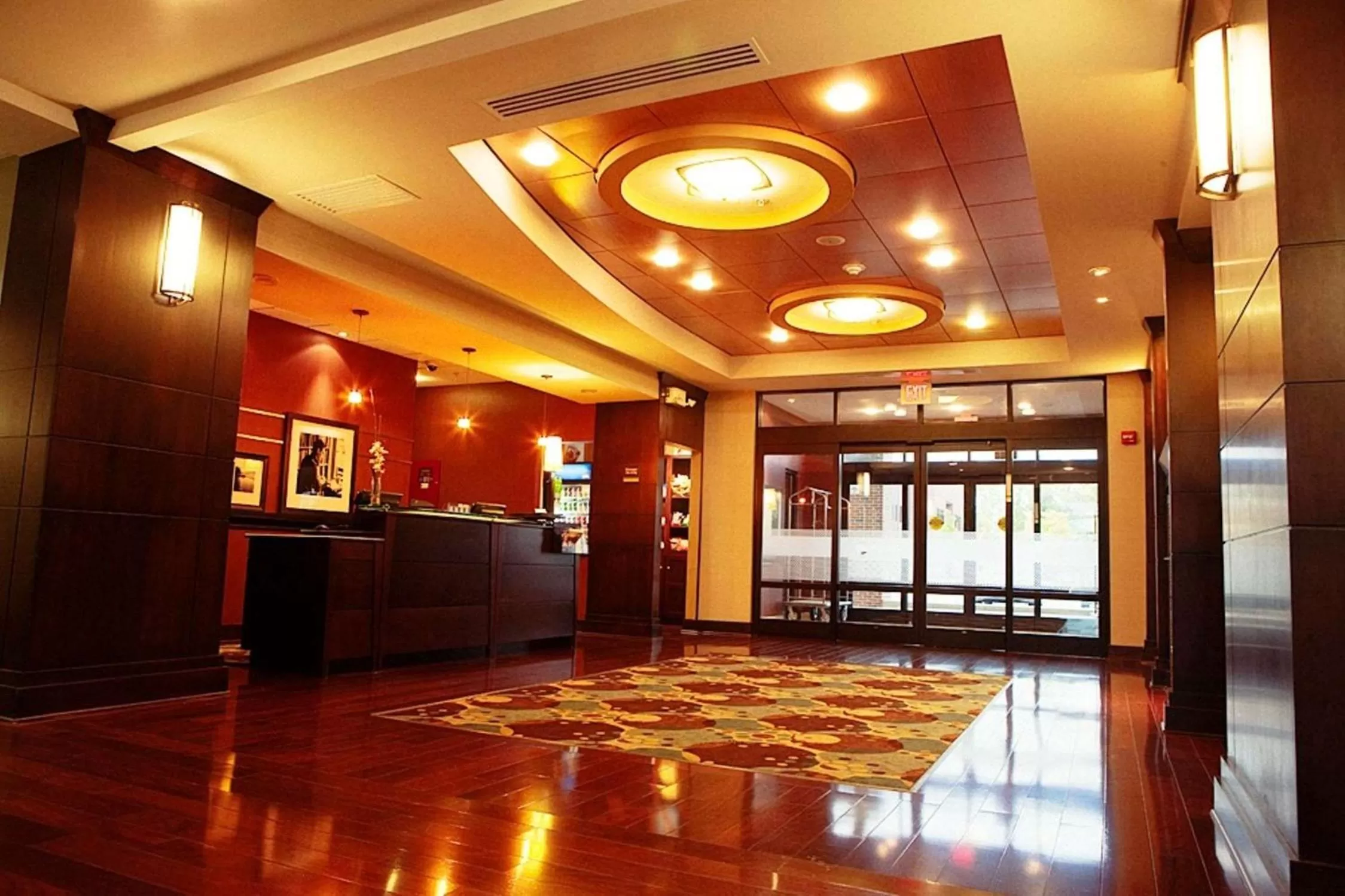 Lobby or reception in Hampton Inn & Suites Detroit-Canton
