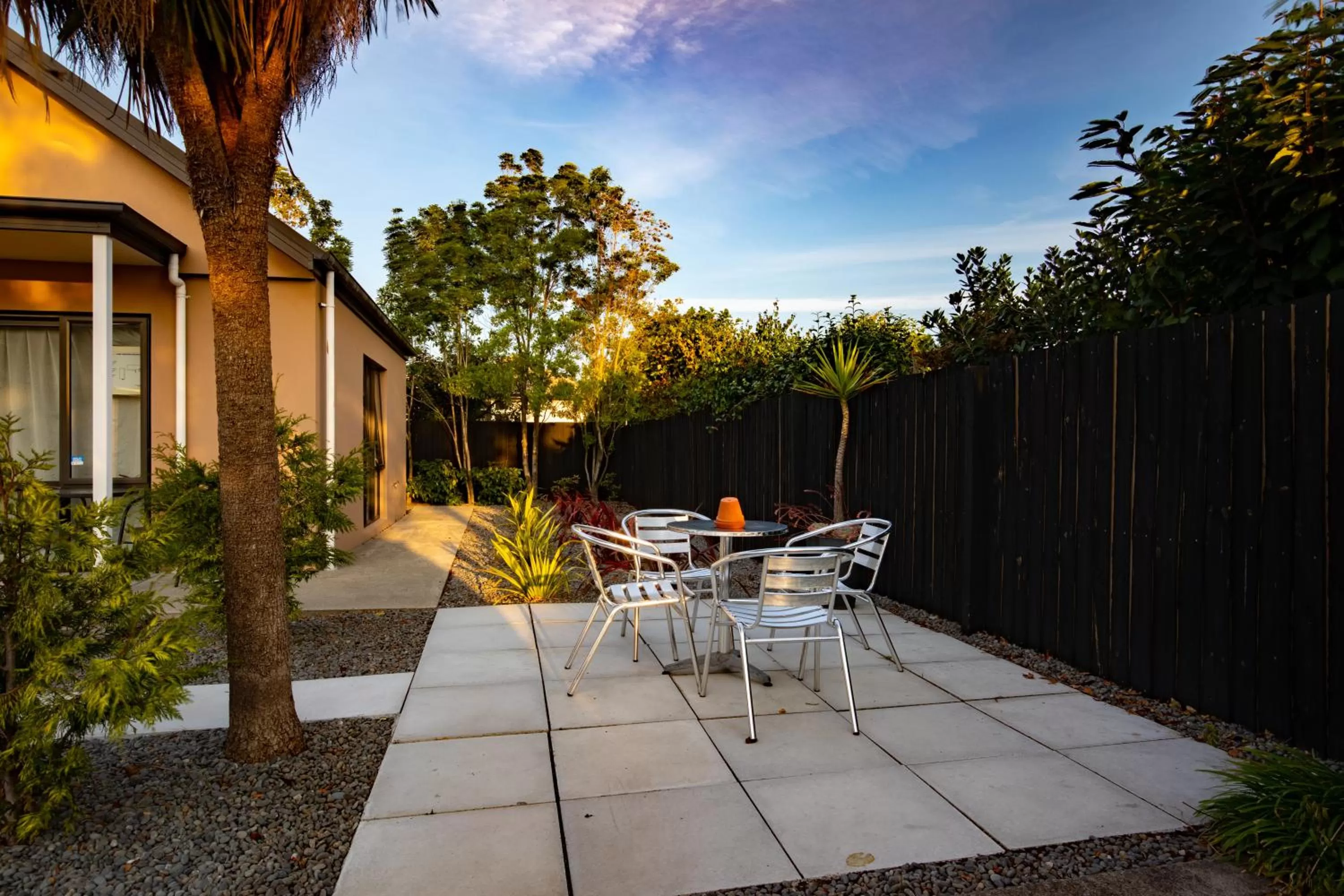 Patio in Abbella Lodge Motel