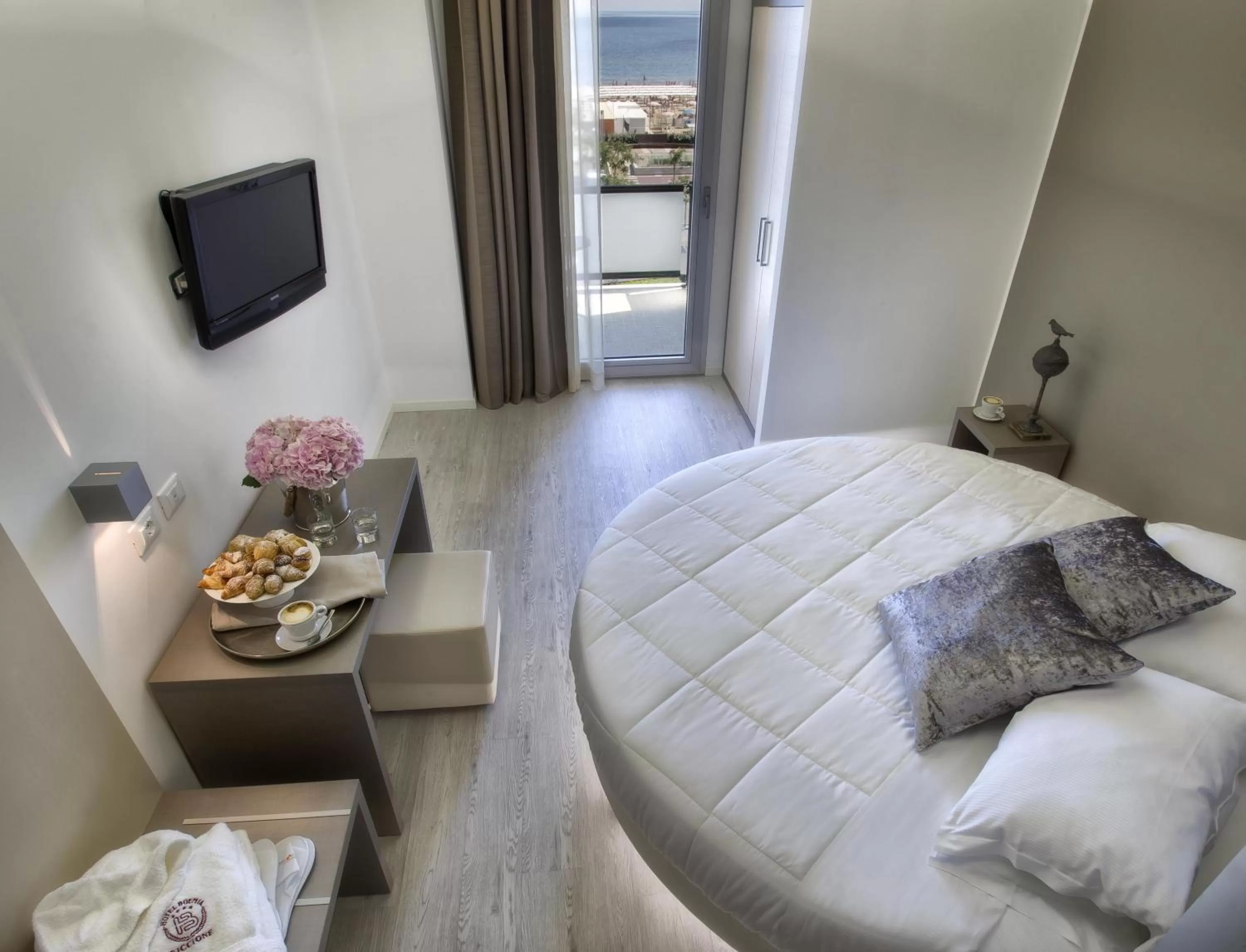 Bedroom, Bed in Hotel Boemia