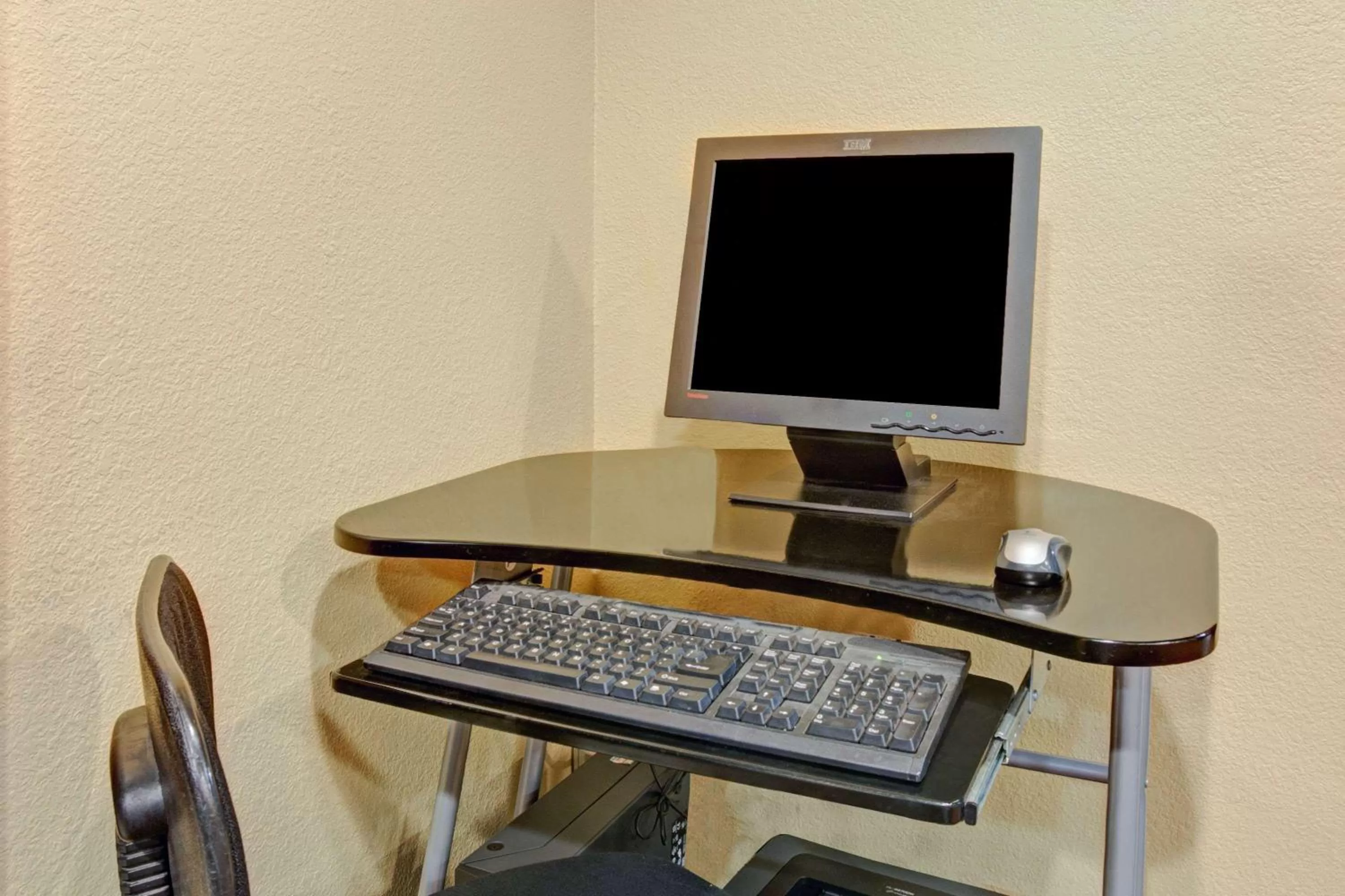 On site in Super 8 by Wyndham Shawnee