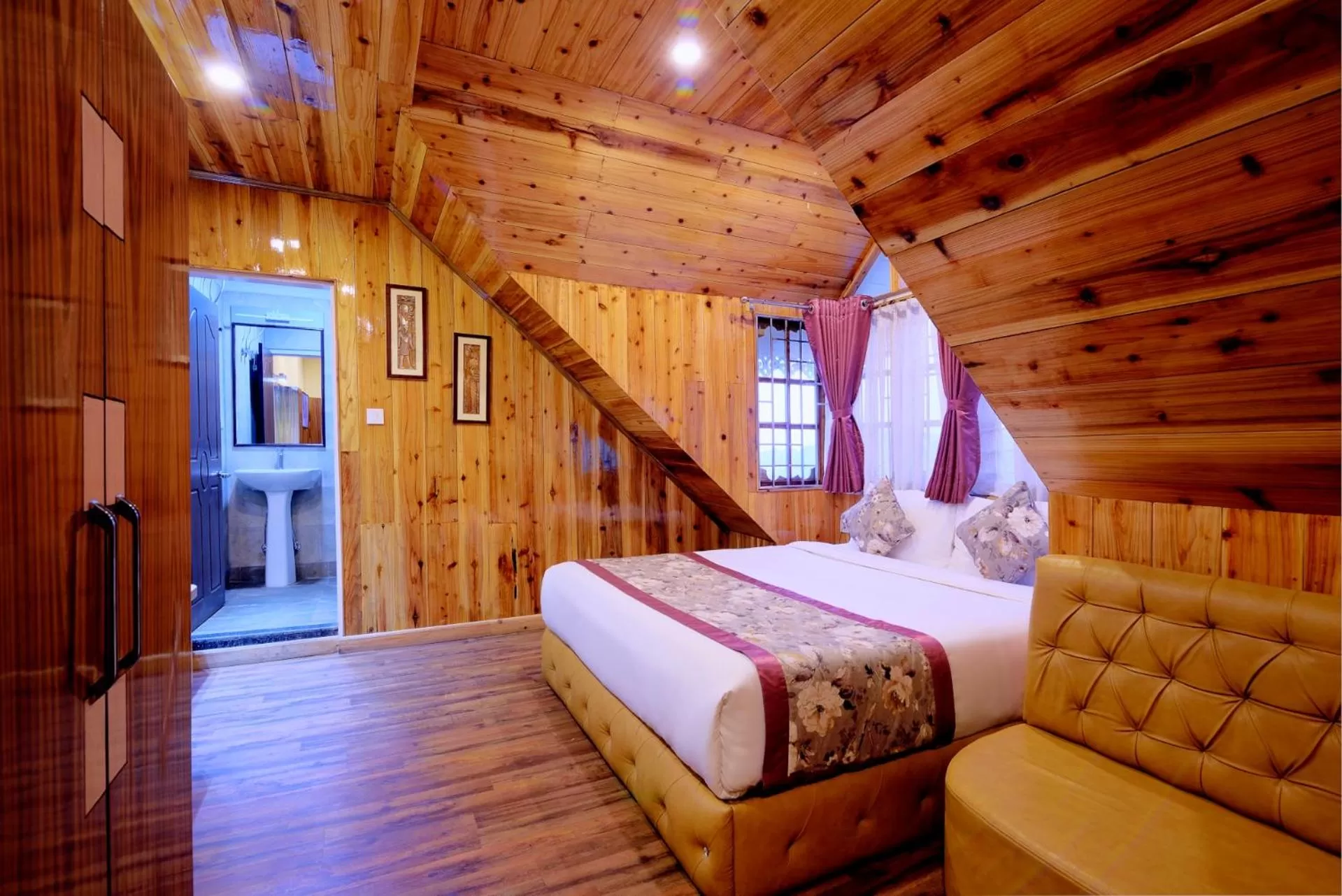 Bedroom, Bed in Hotel Zambala Retreat & Spa Darjeeling