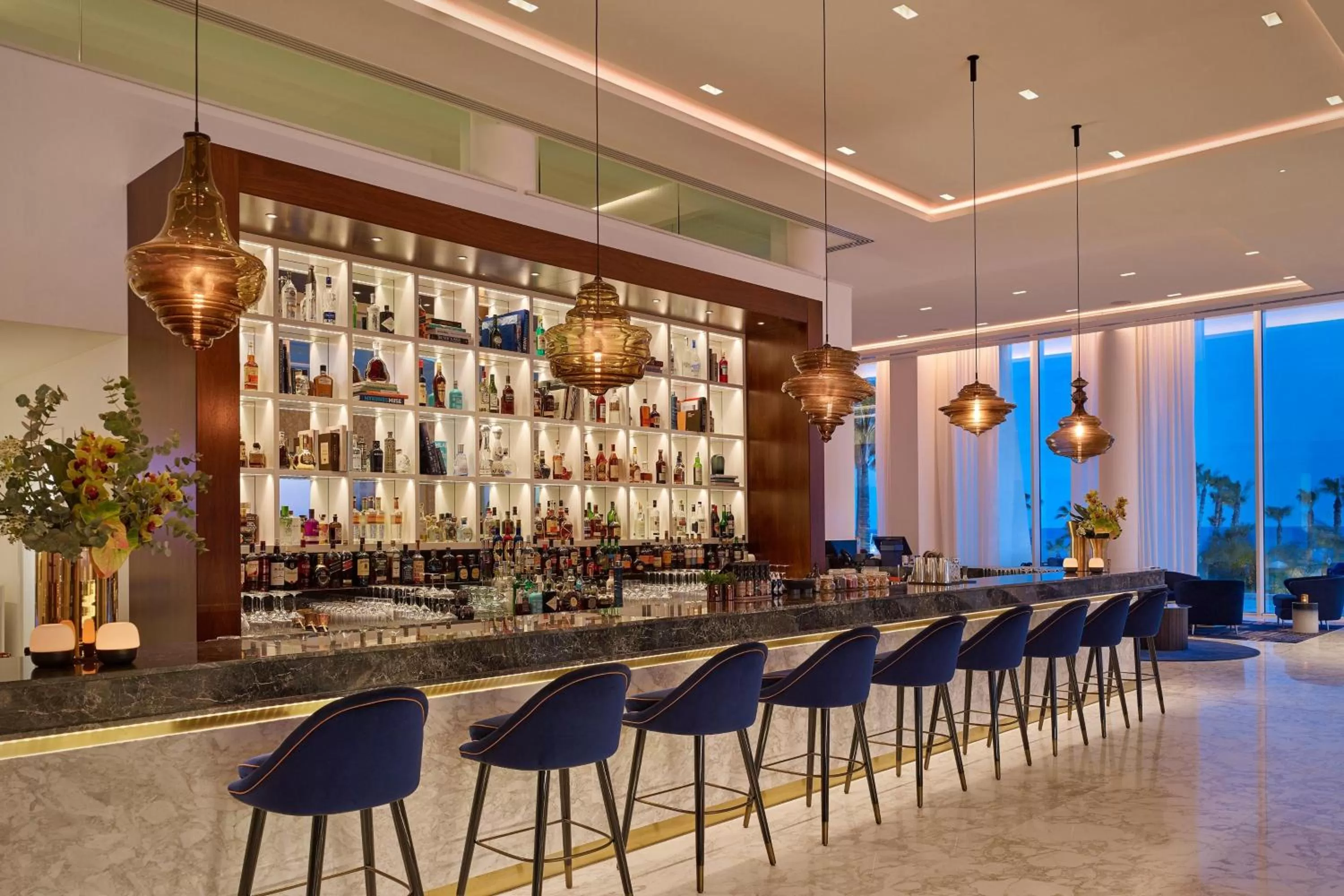 Lounge or bar in Parklane, a Luxury Collection Resort & Spa, Limassol