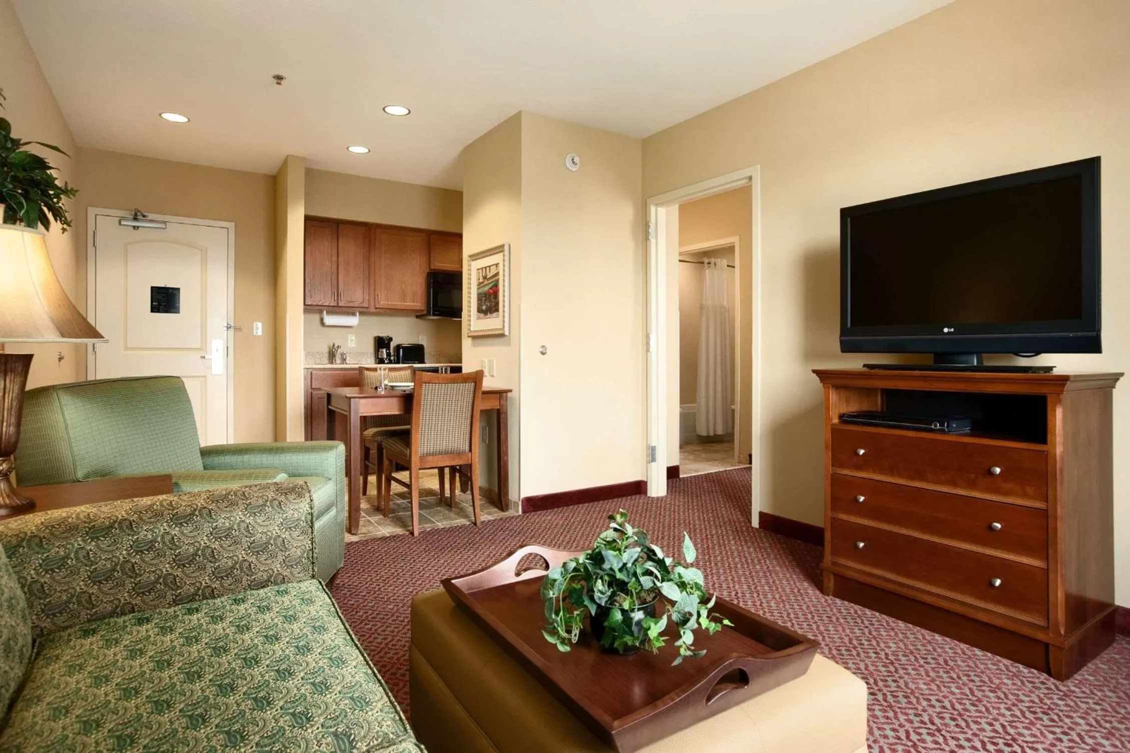 Living room in Homewood Suites by Hilton Decatur-Forsyth