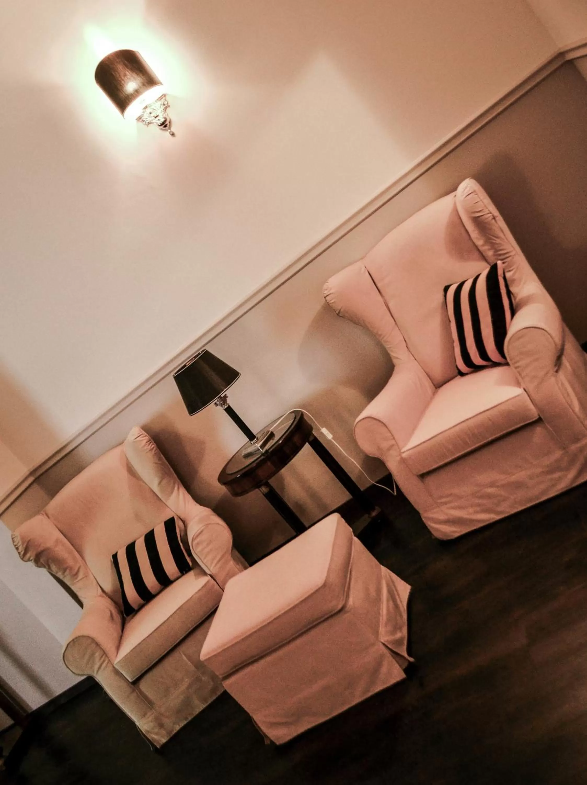 Seating area in Hotel Don Carlo