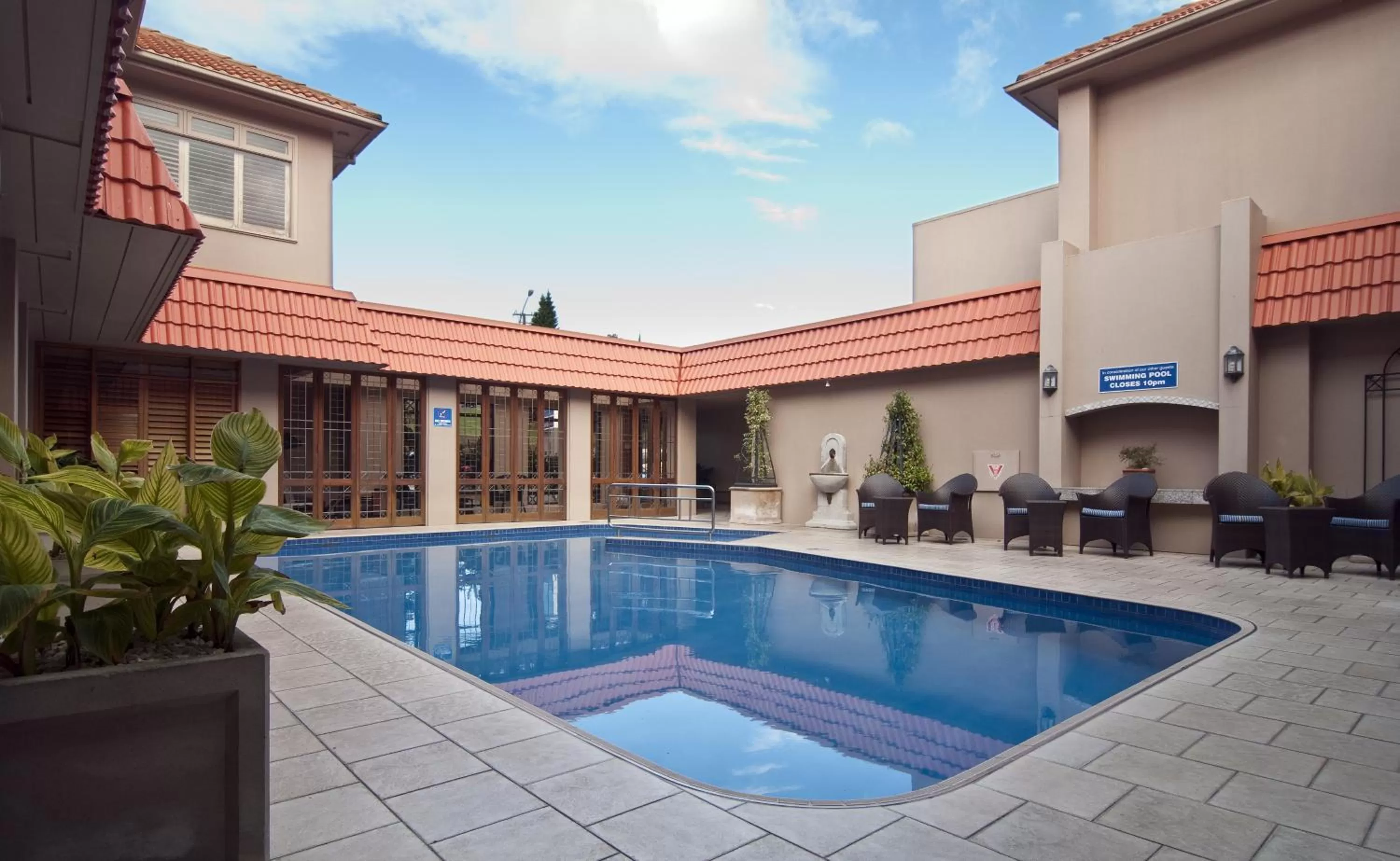 Swimming pool in Millennium Hotel & Resort Manuels Taupo