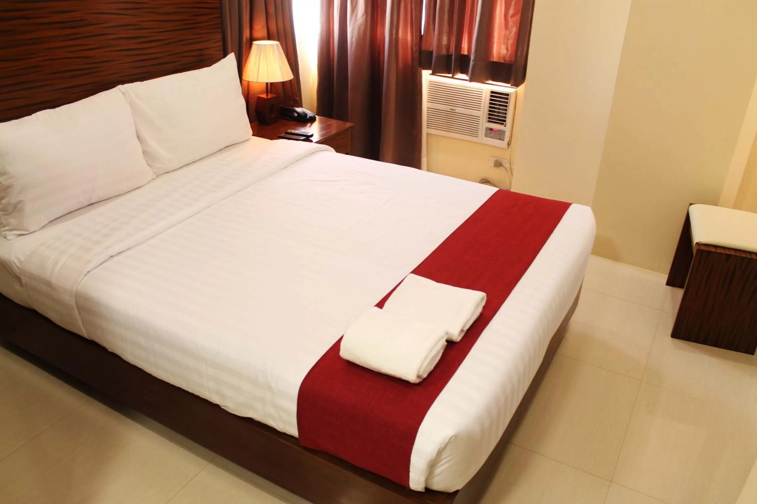 Bed in Sebastien Hotel