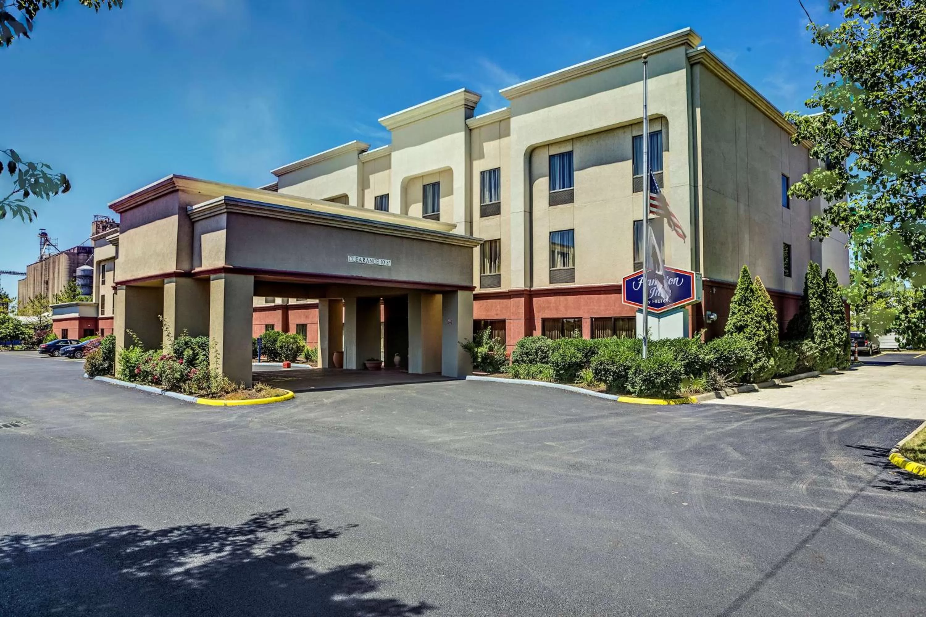 Property building in Hampton Inn Columbus I-70E/Hamilton Road