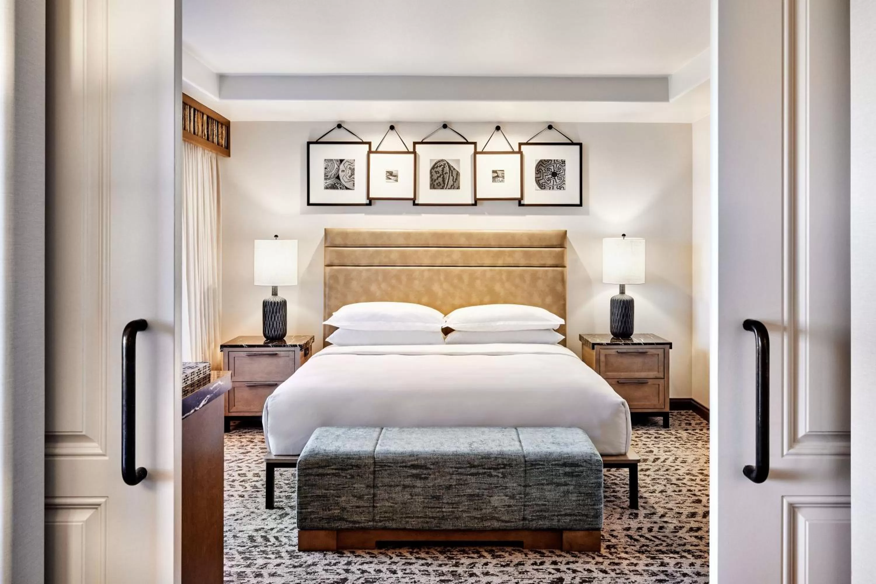 Bedroom, Bed in Sheraton Grand at Wild Horse Pass