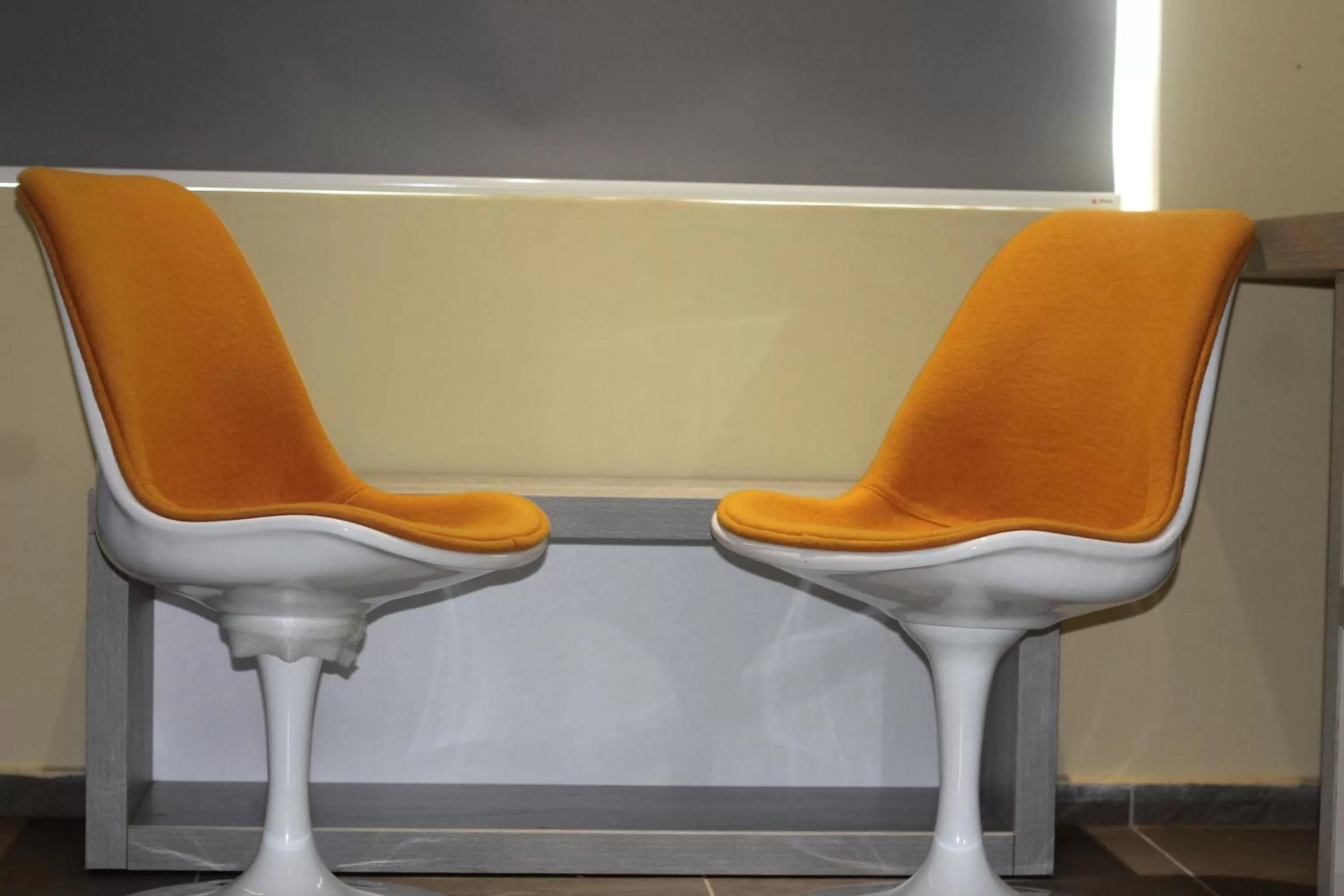 Seating area in Benny's City Hotel