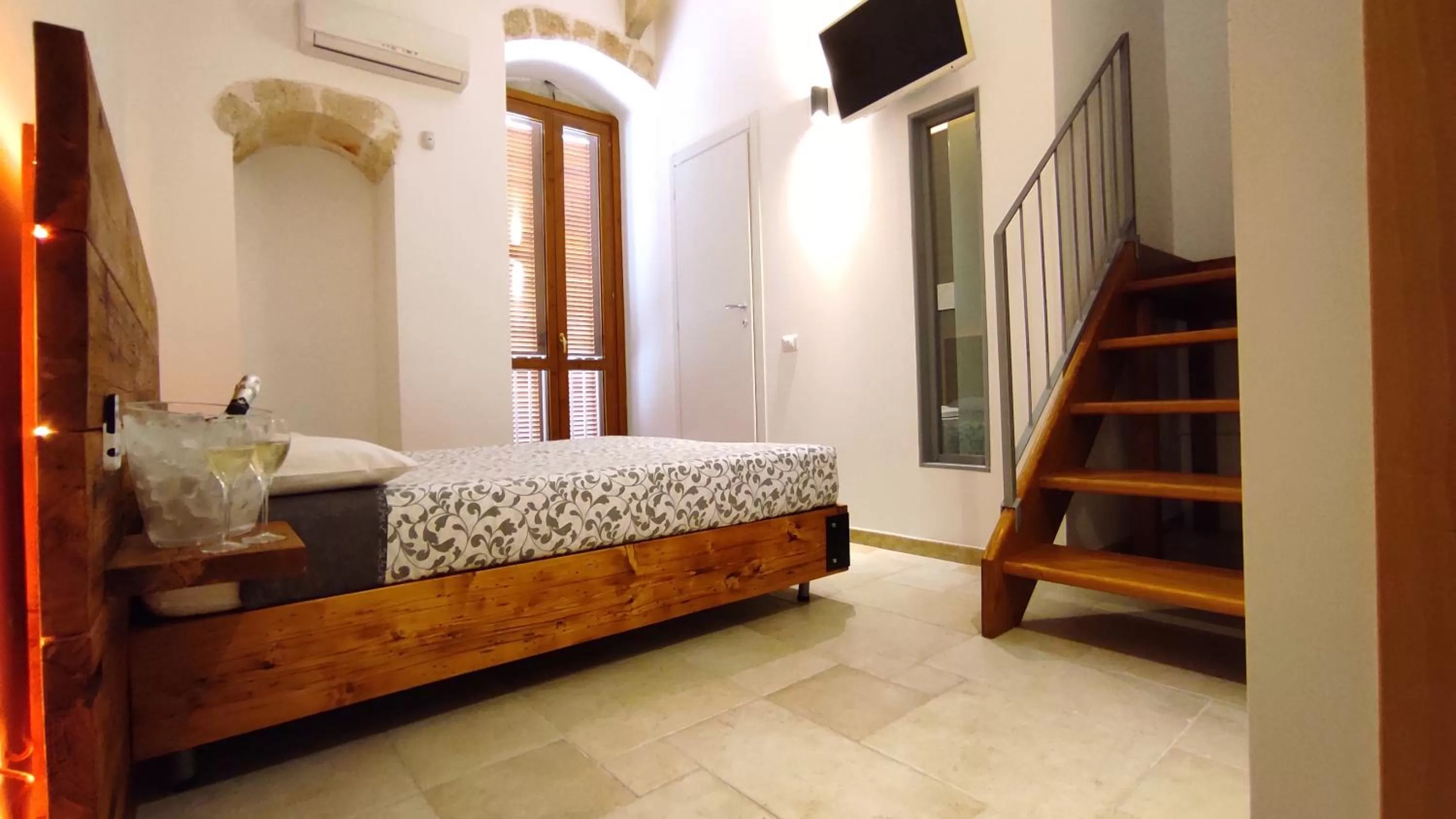 Photo of the whole room, Bed in ''B&B Santa Rita Corato fitta camere''