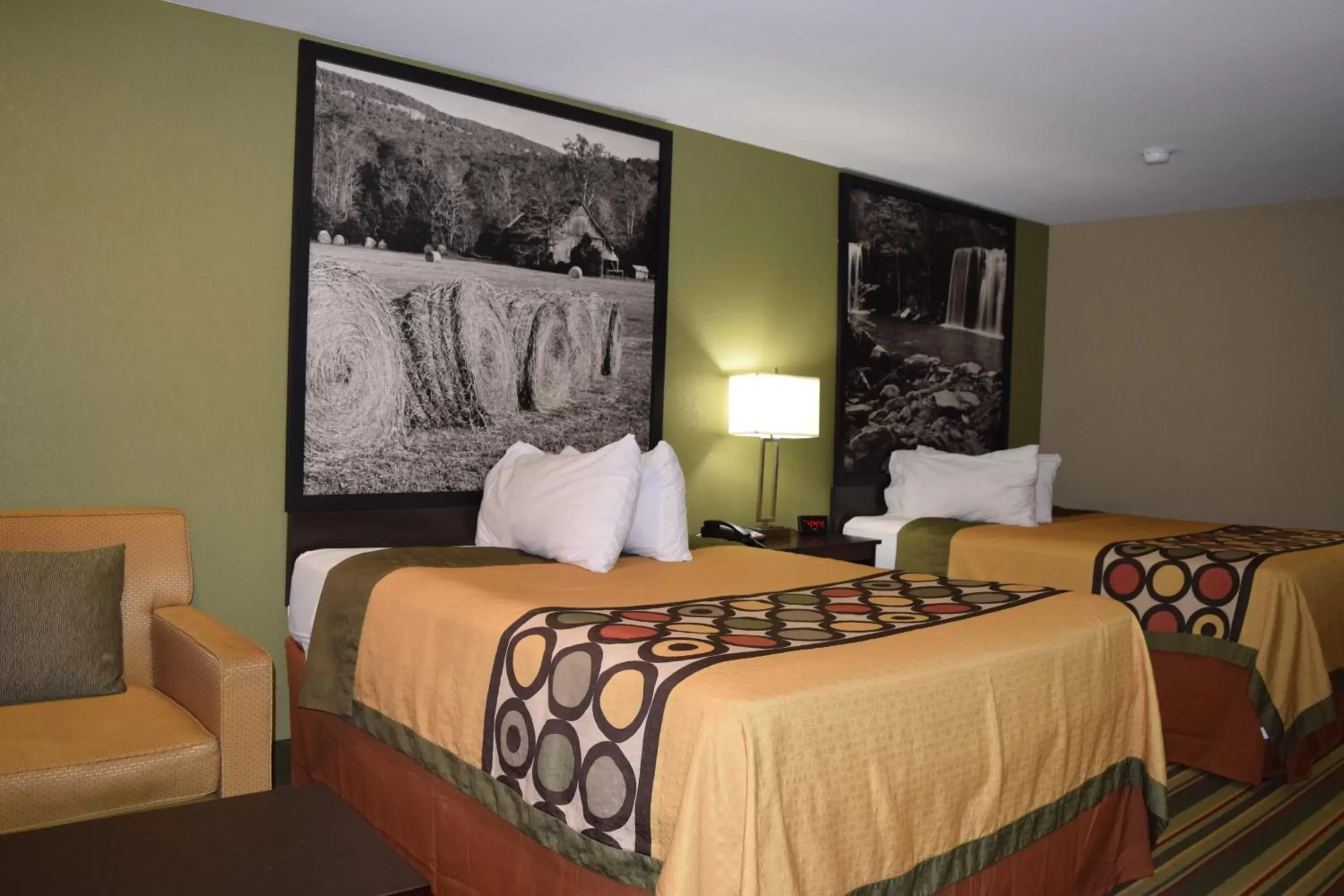 Queen Room with Two Queen Beds - Smoking in Super 8 by Wyndham Paragould Queen Room with Two Queen Beds - Smoking in Super 8 by Wyndham Paragould