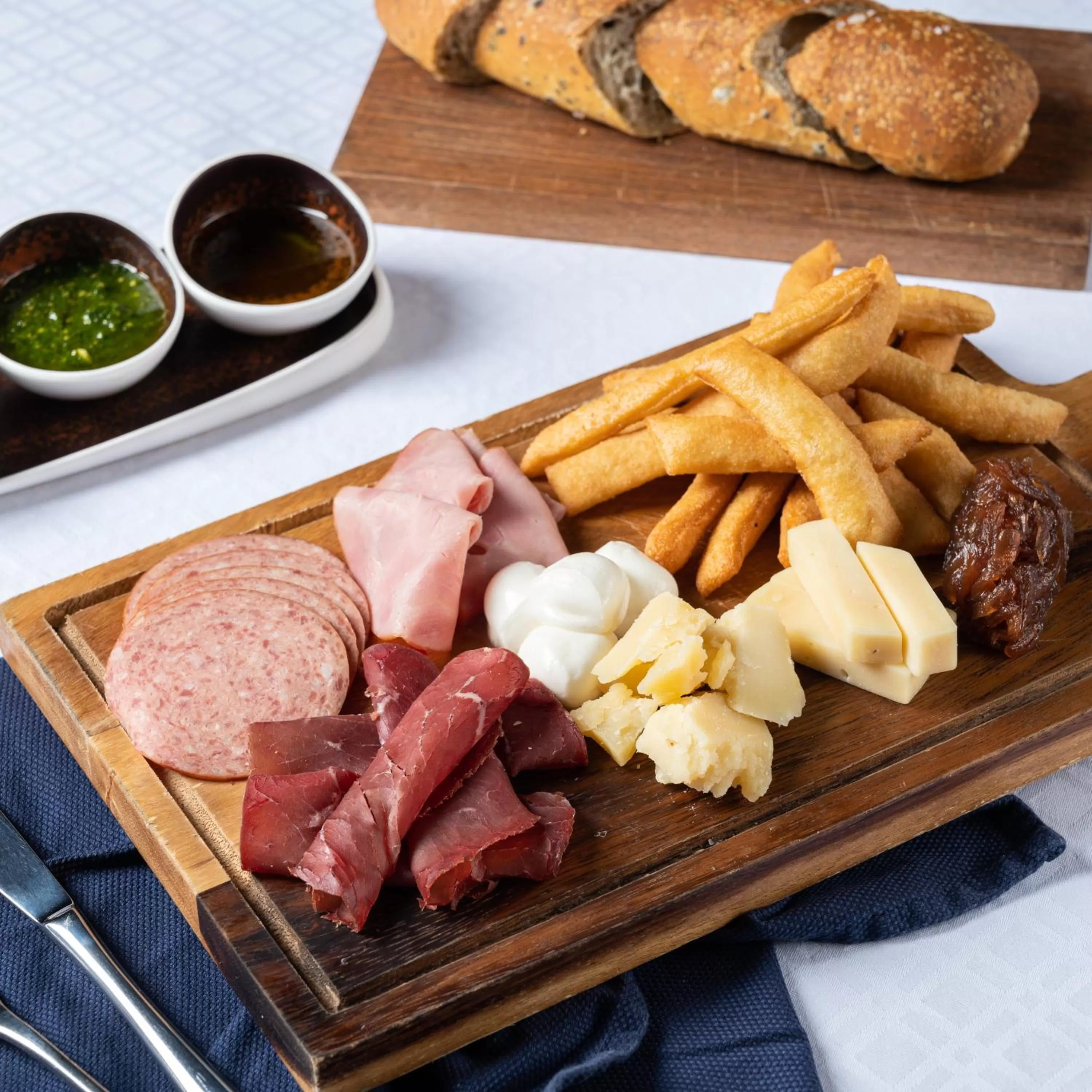 Restaurant/places to eat in Crowne Plaza Dubai Deira by IHG