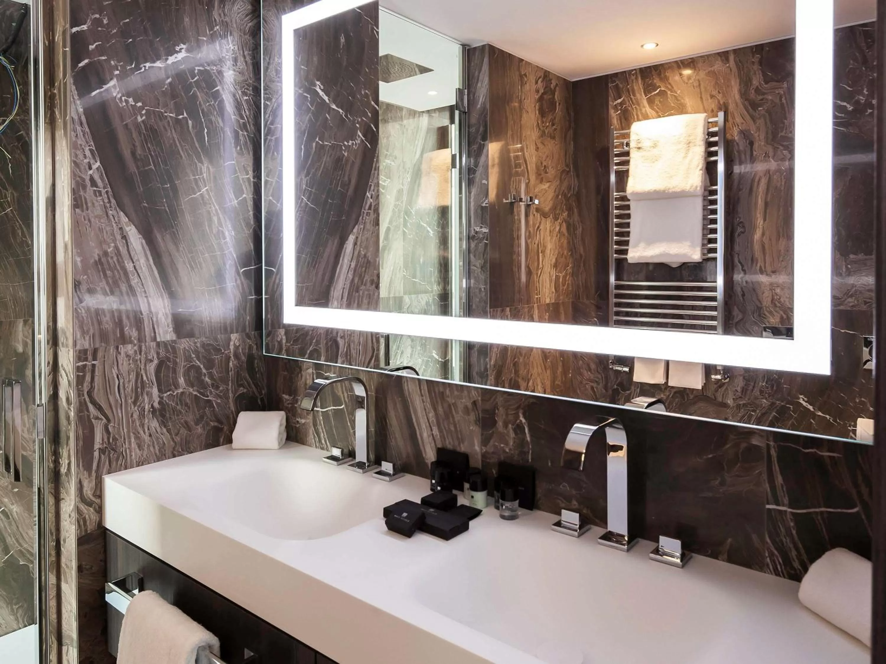 Photo of the whole room in Hyatt Centric Milan Centrale