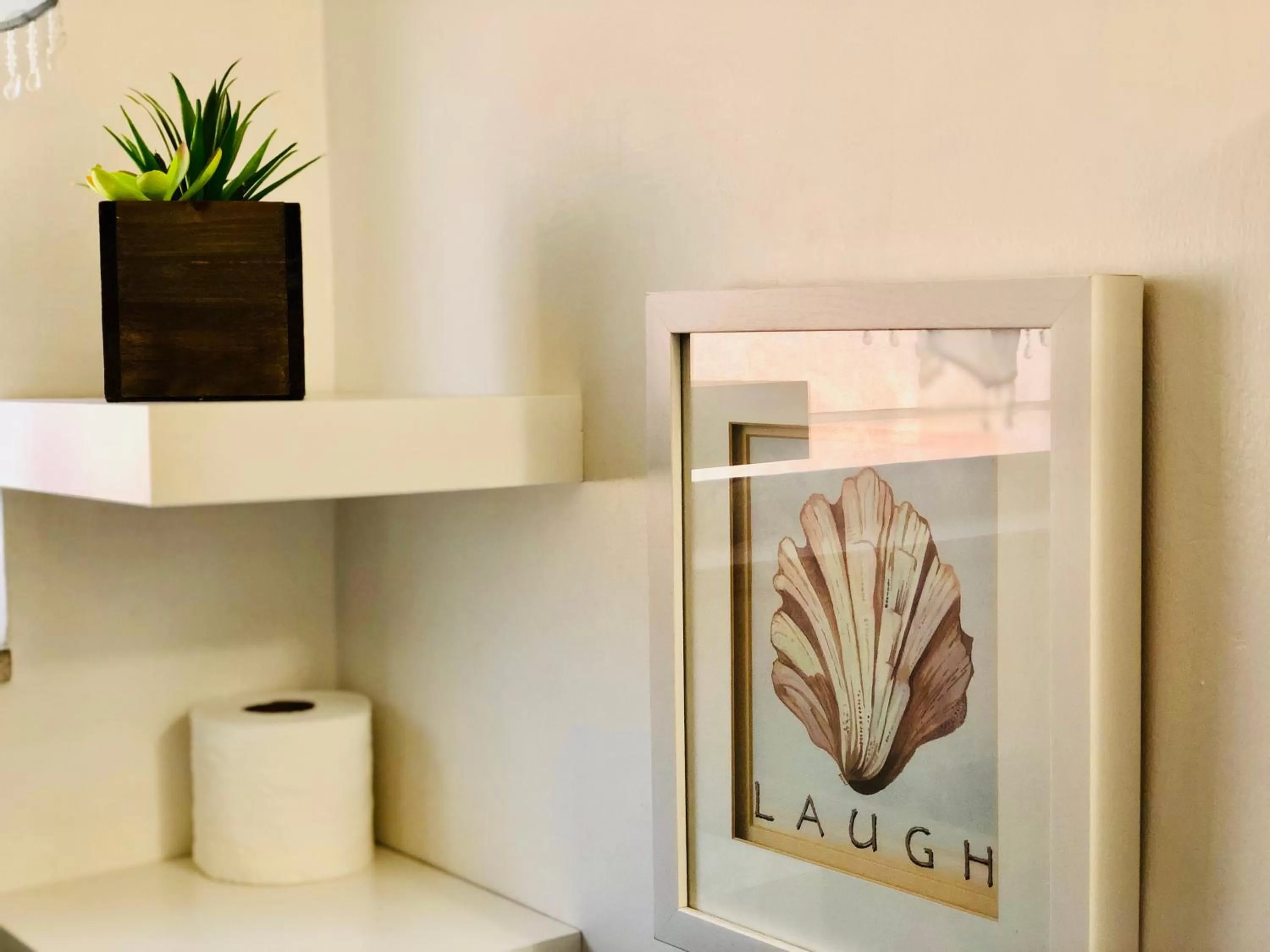 Coffee/tea facilities in Hollywood Light Haven Lodge