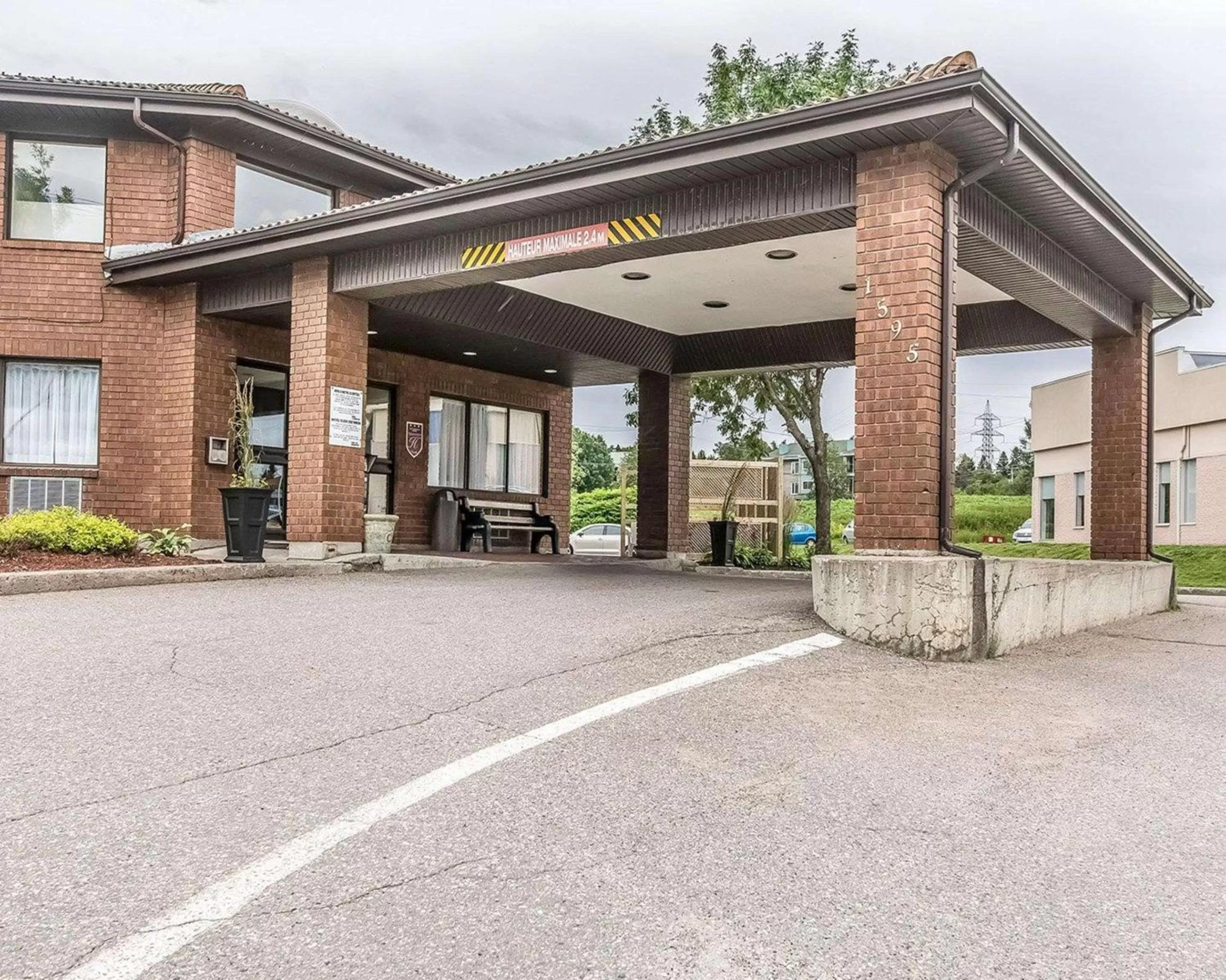 Property building in Comfort Inn