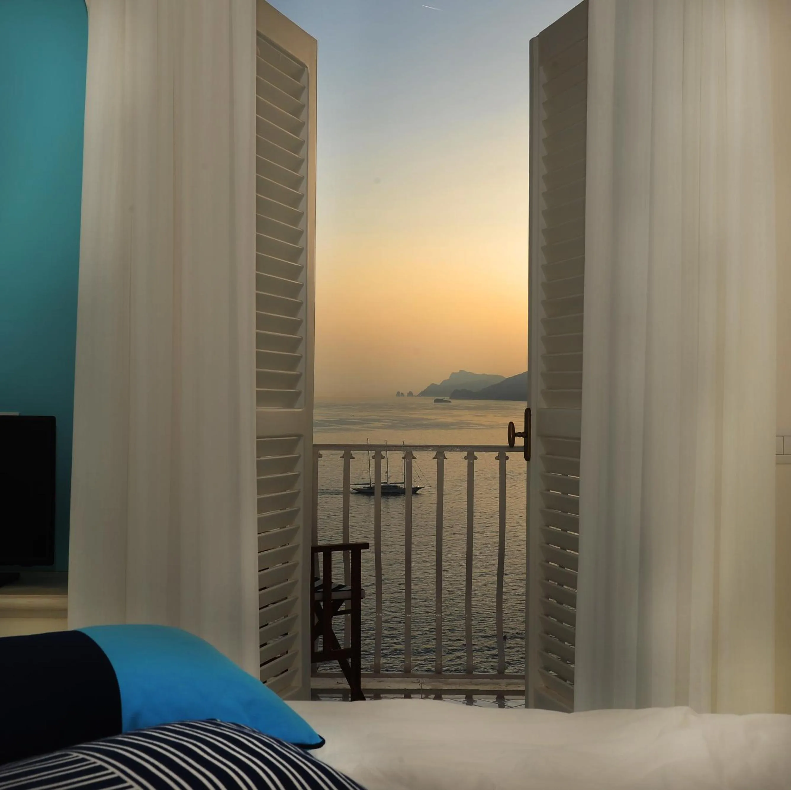 View (from property/room), Bed in Tramonto d'Oro