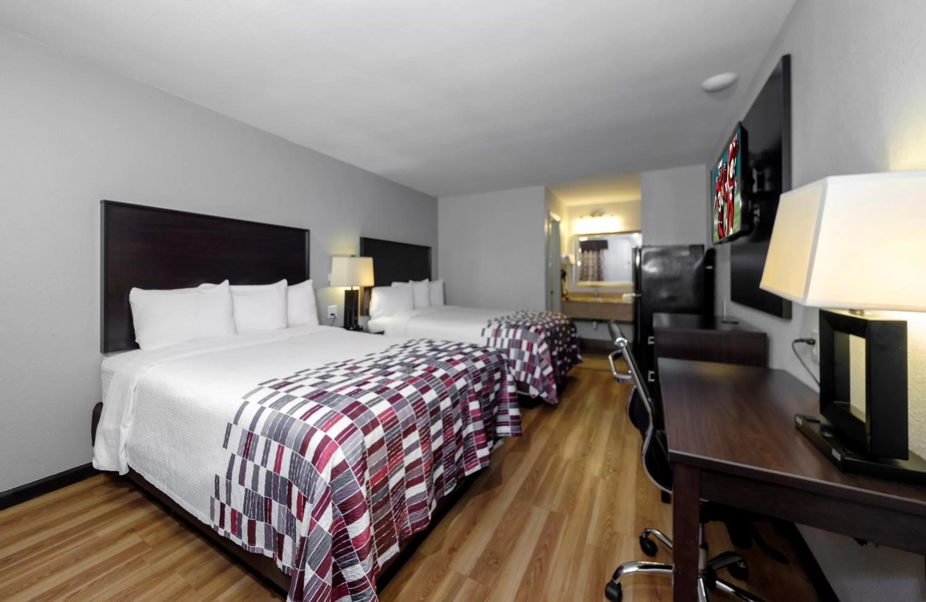 Deluxe Room with Two Queen Beds Non-Smoking in Red Roof Inn Arlington - Entertainment District