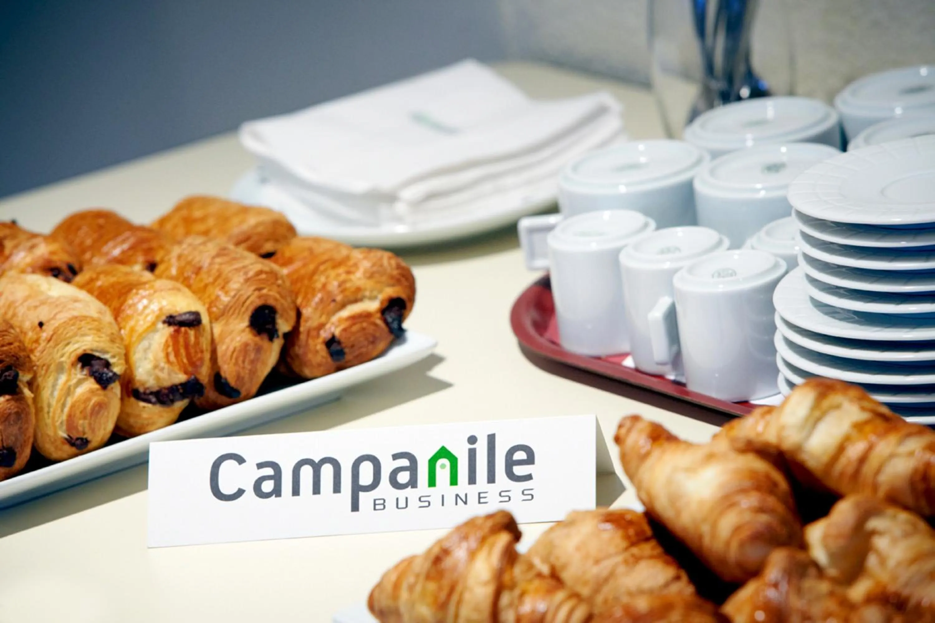 Buffet breakfast in Campanile Plaisir