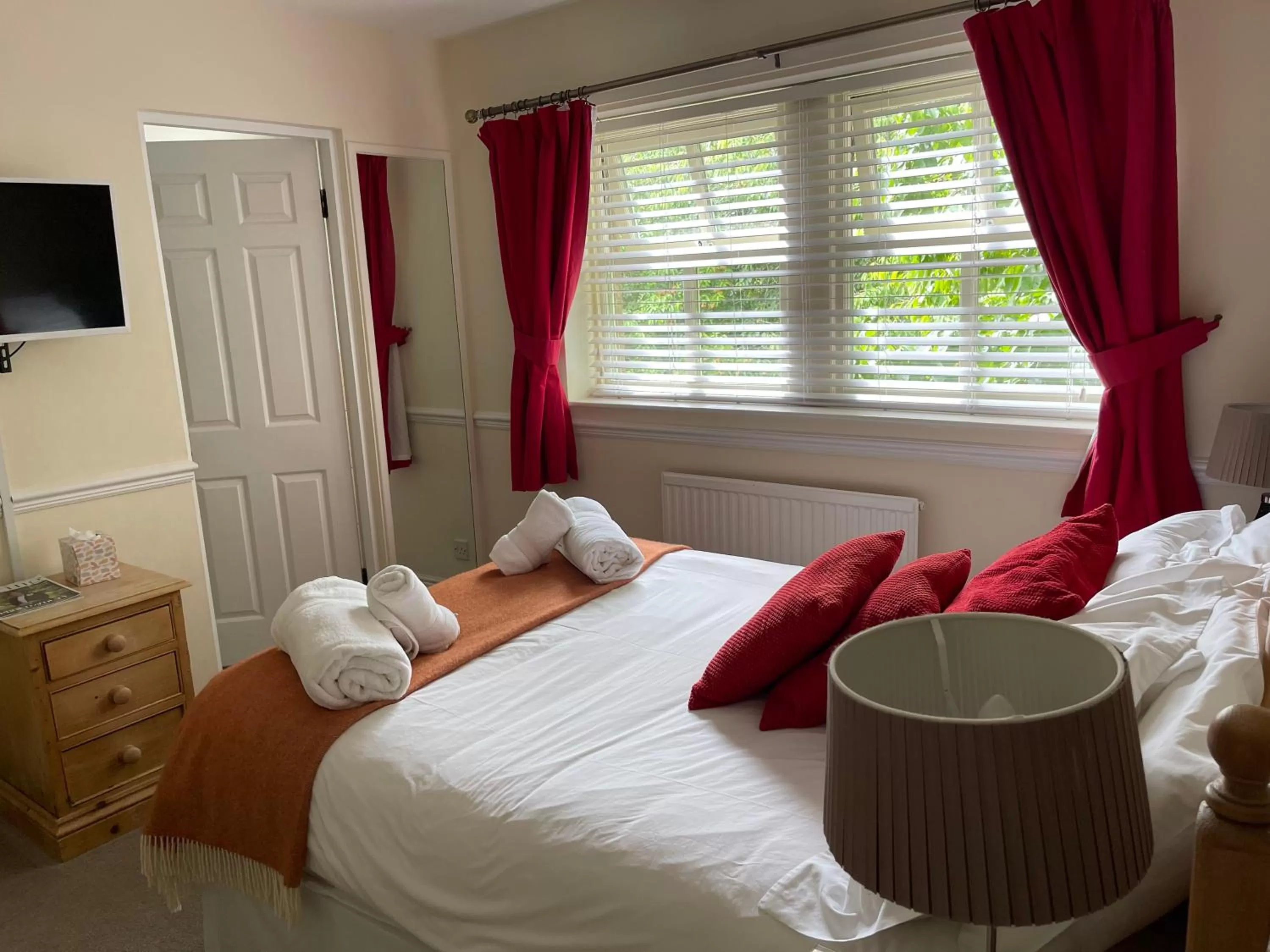 Bedroom, Bed in Wellington Inn