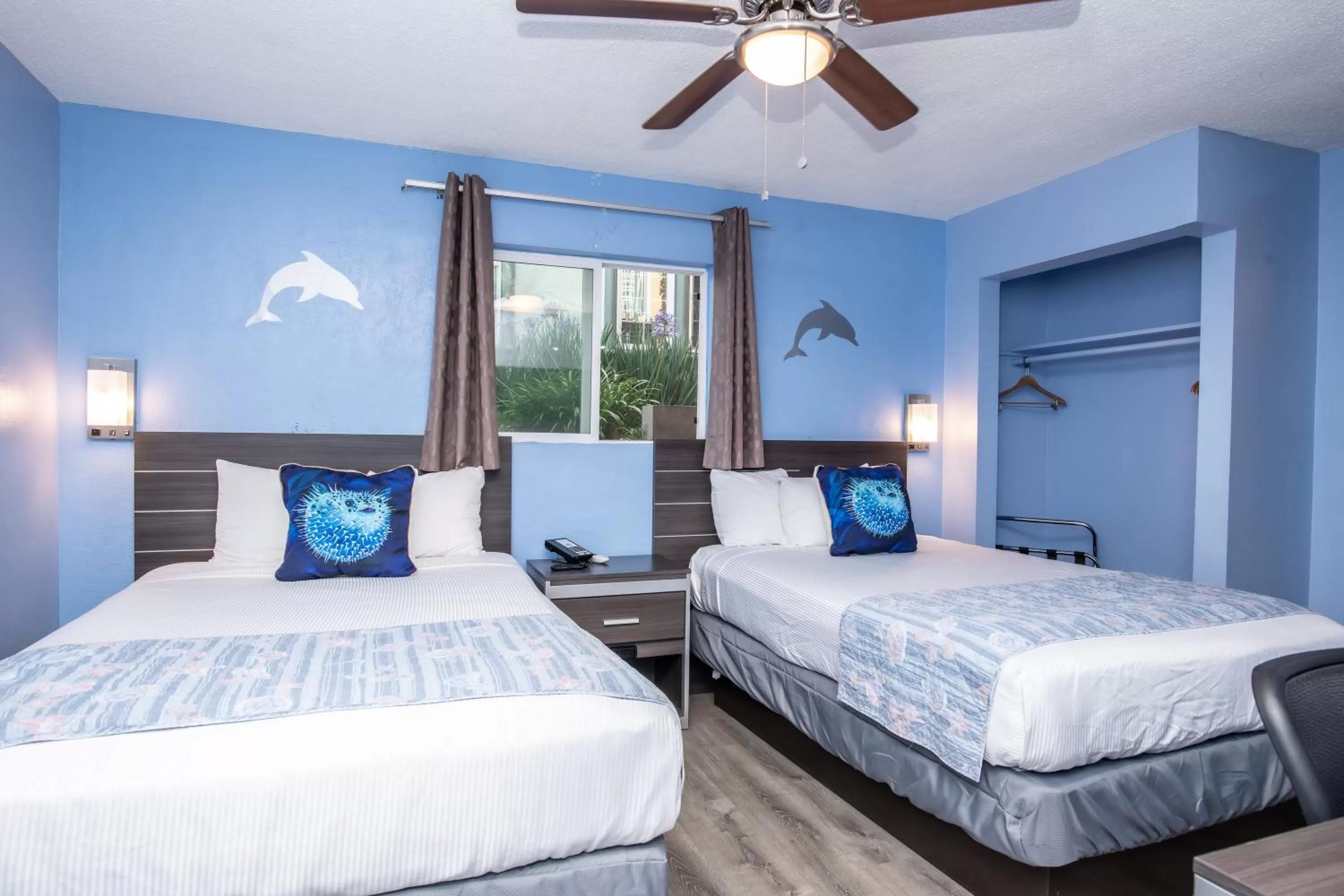 Bed in Aqua Breeze Inn