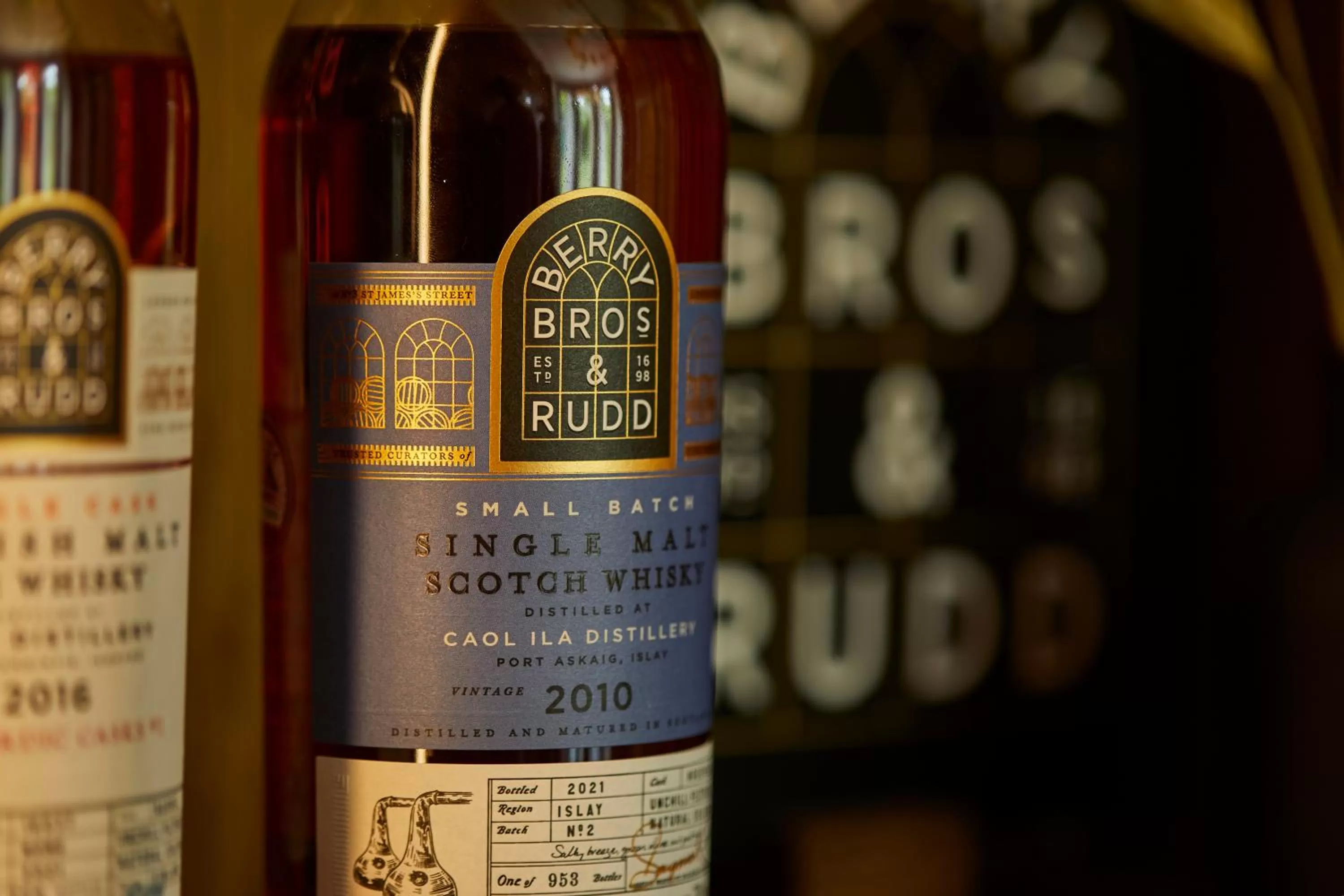 Drinks in The Retreat, Elcot Park