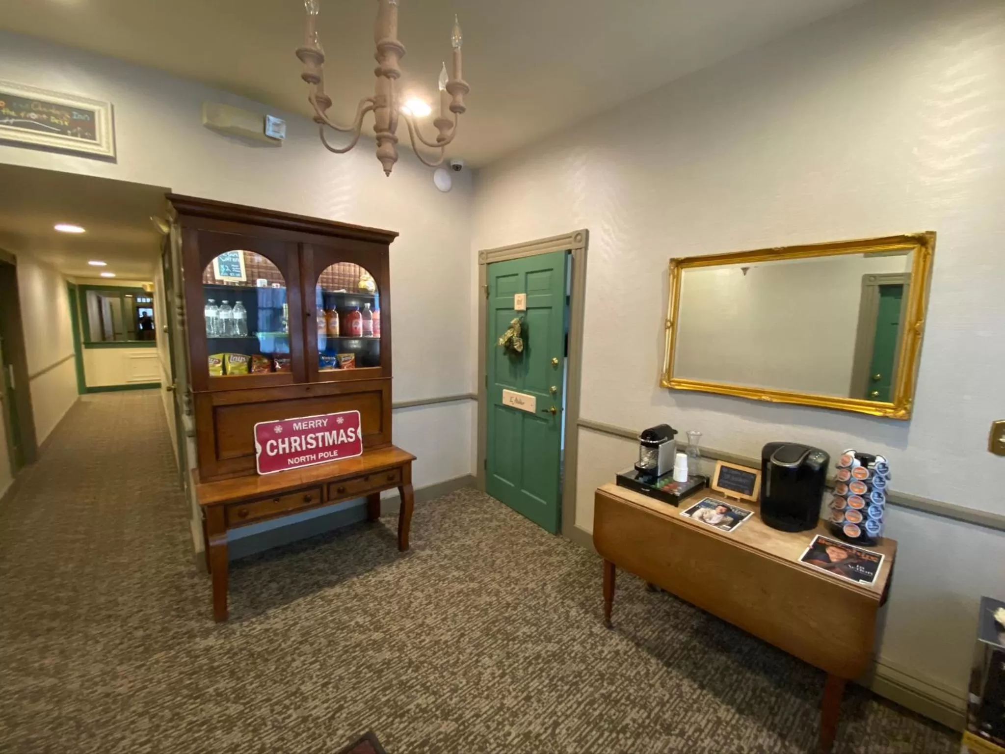 Coffee/tea facilities in Chambery Inn