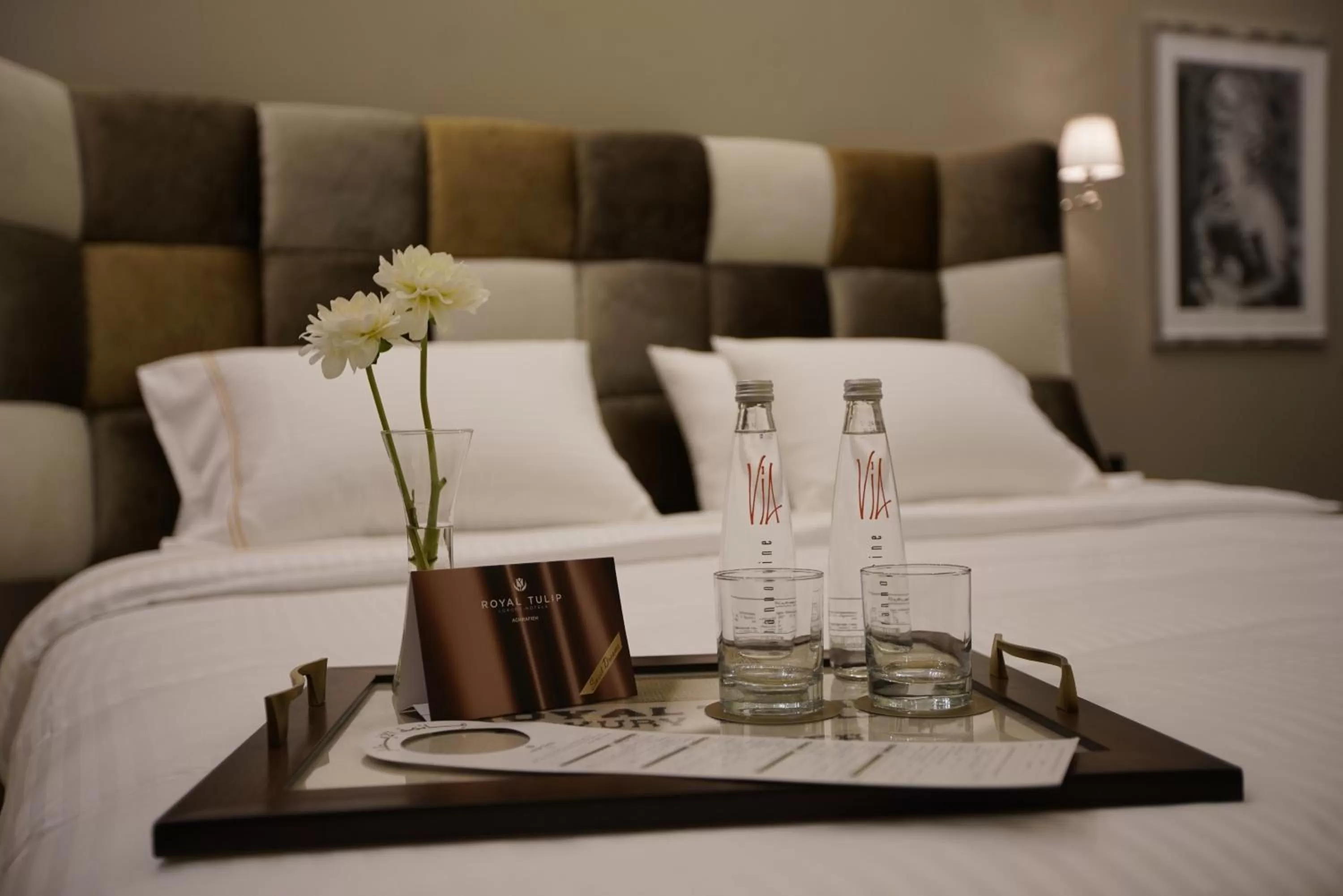 Food and drinks, Bed in Royal Tulip Achrafieh