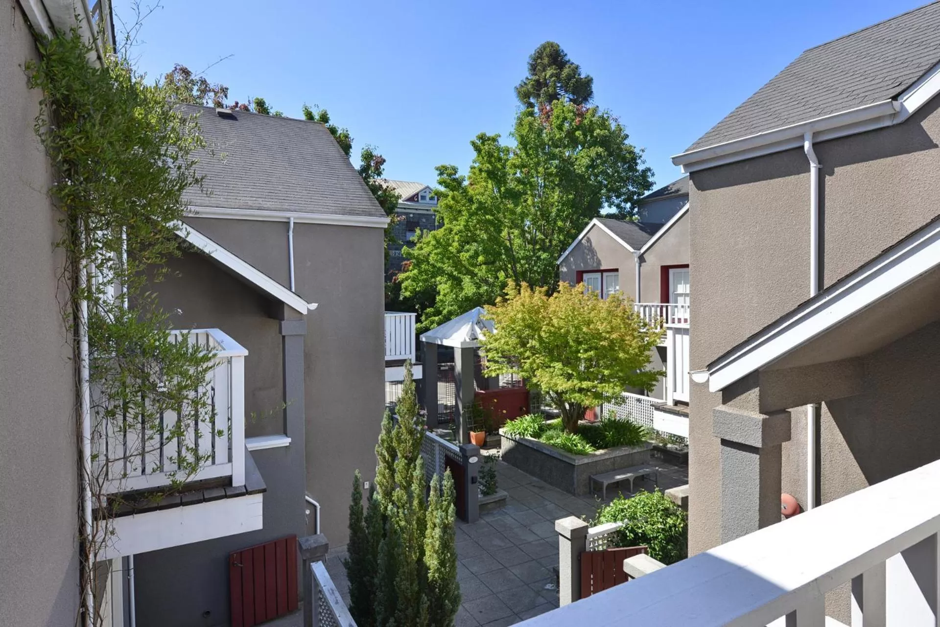 Property building in Hotel La Rose