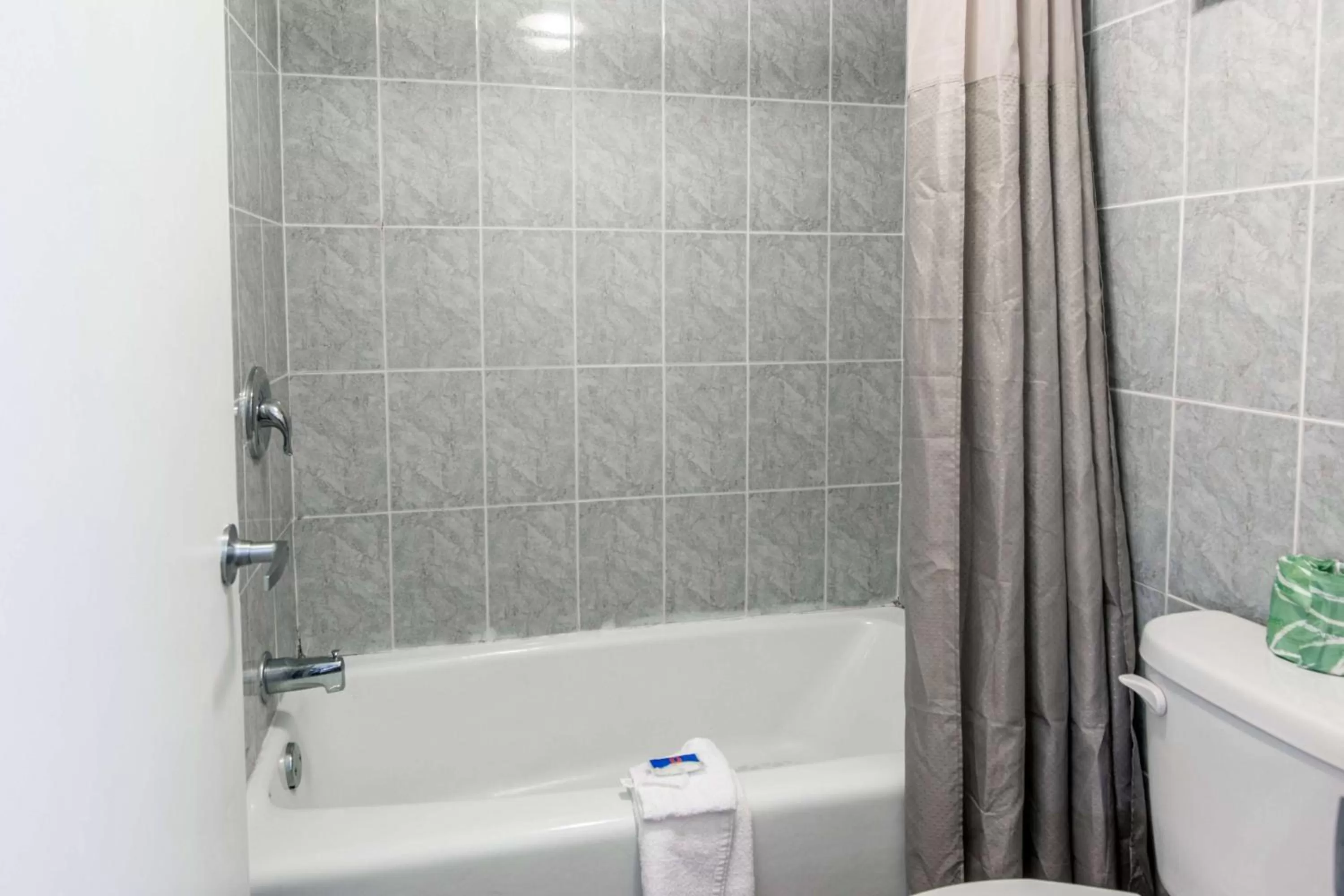 Bathroom in Motel 6-Glassboro, NJ - Rowan University