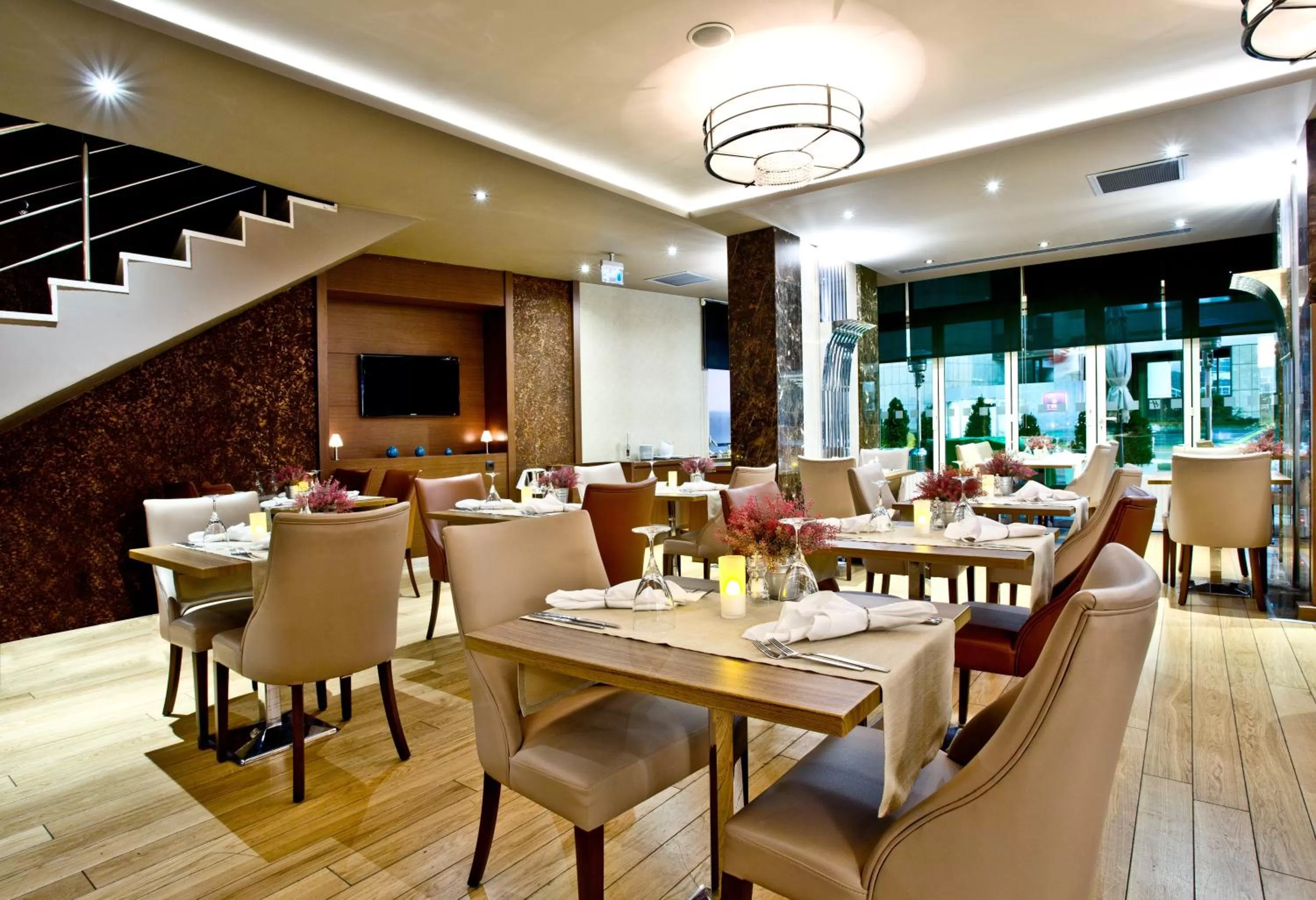 Restaurant/places to eat in Holiday Inn Ankara-Kavaklidere by IHG