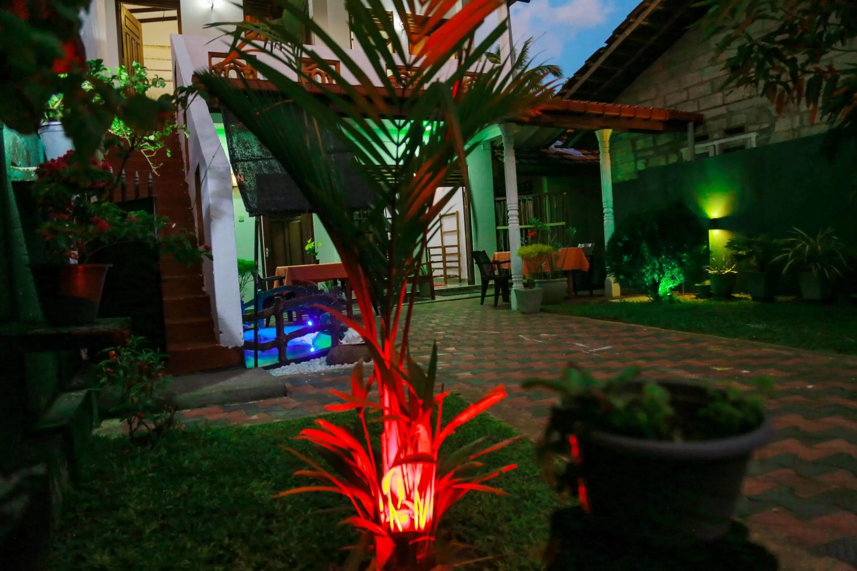 Property building, Garden in Sanda Hiru Guest