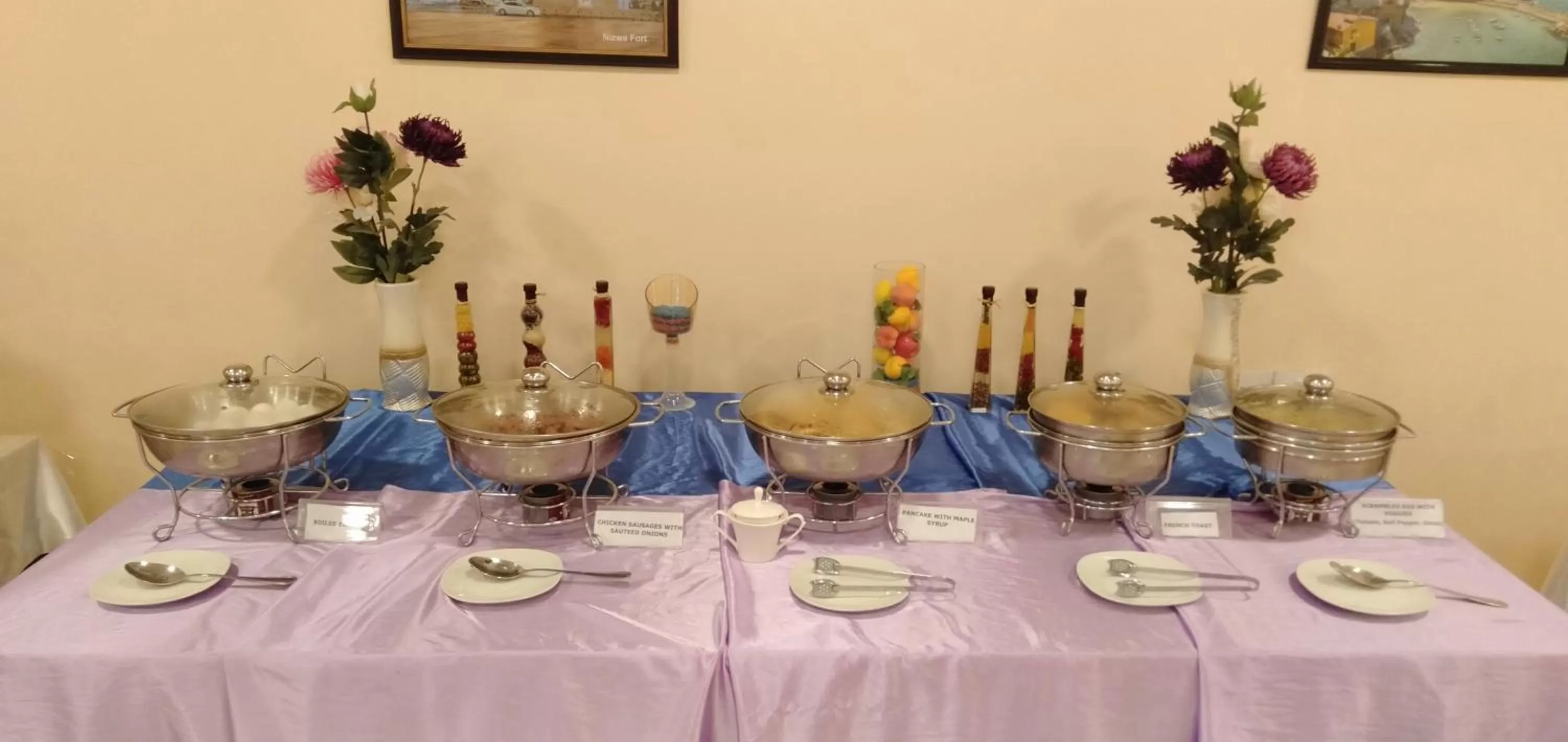 Restaurant/places to eat in Tanuf Residency Hotel