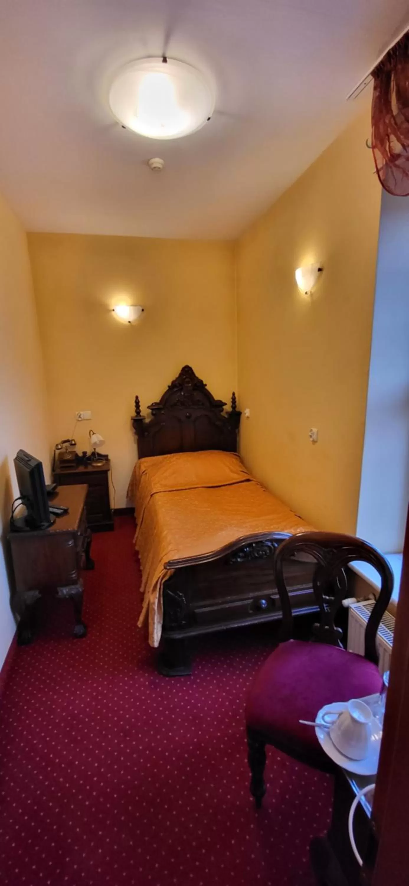 Bed in Dom Schumannów